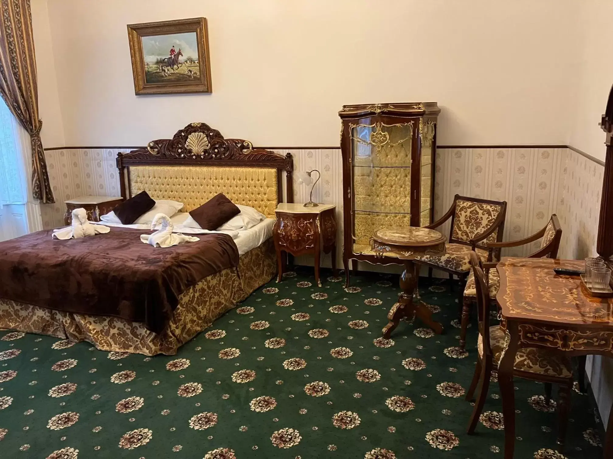 Seating area, Bed in Hotel Klarinn Prague Castle