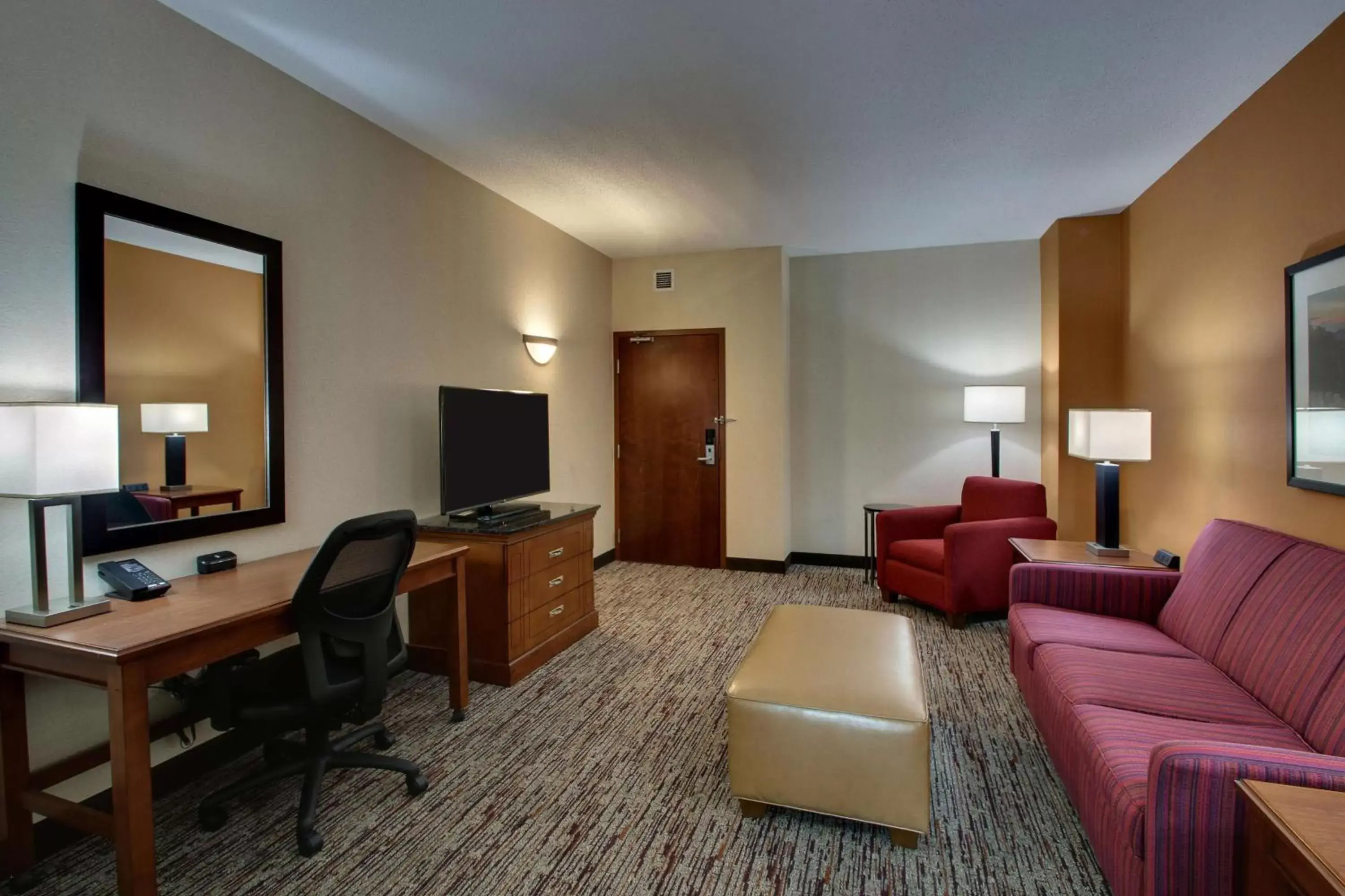 Bedroom, Seating Area in Drury Inn & Suites Charlotte Northlake