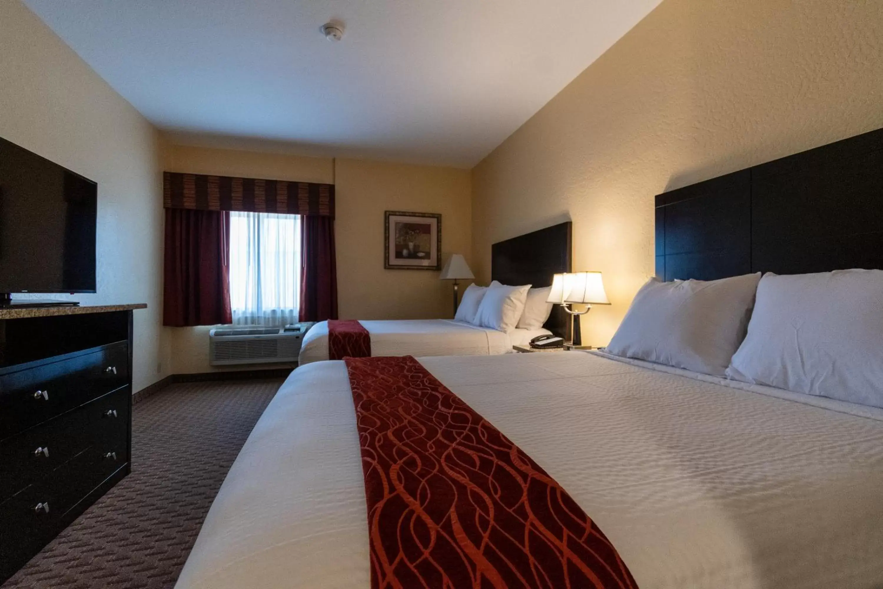 Bedroom, Bed in Comfort Inn Near Grand Canyon