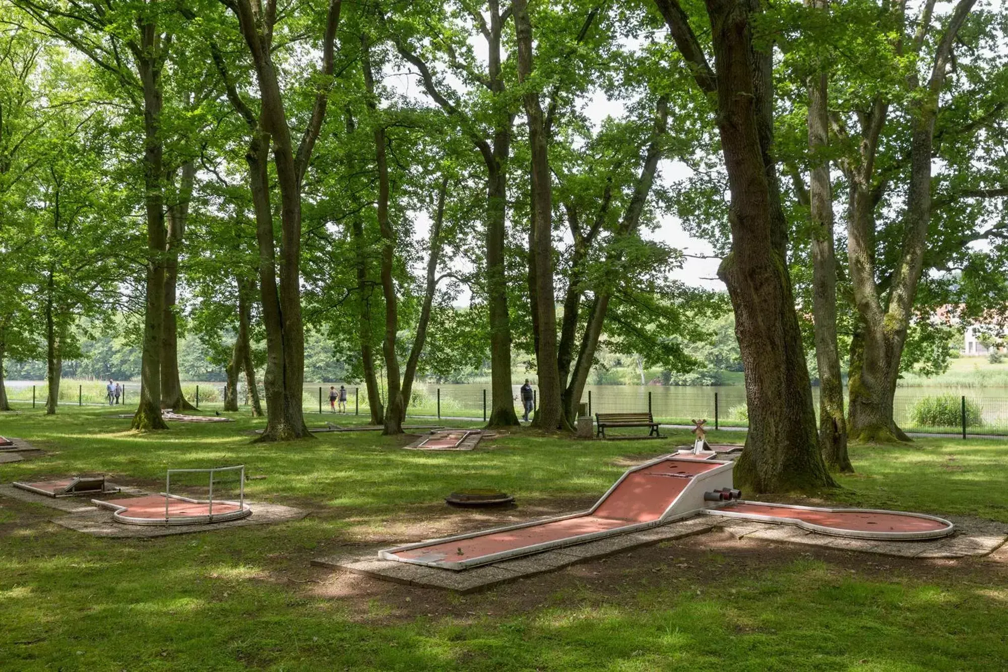 Minigolf, Garden in The Originals City, Hôtel Aster, Saint-Avold Nord (Inter-Hotel)