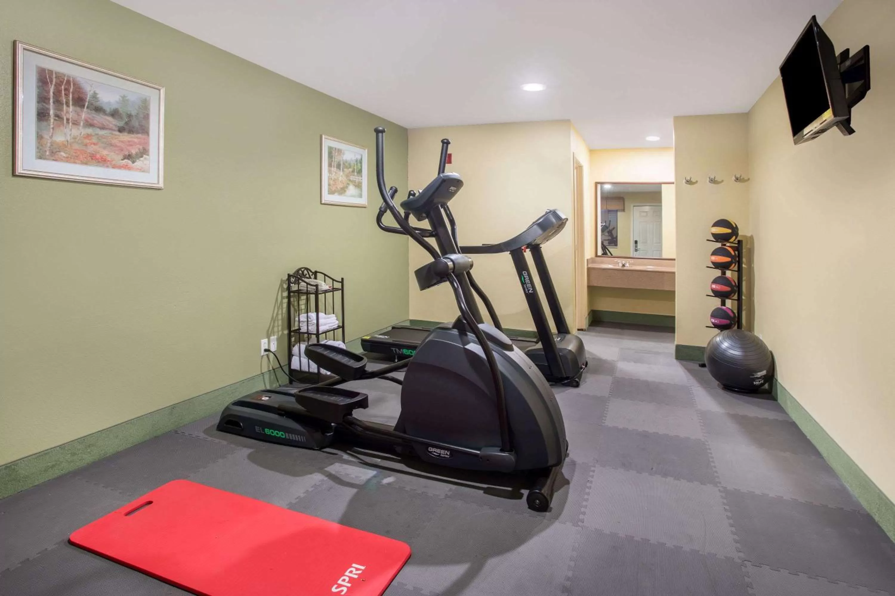 Fitness centre/facilities in Days Inn by Wyndham Abbeville