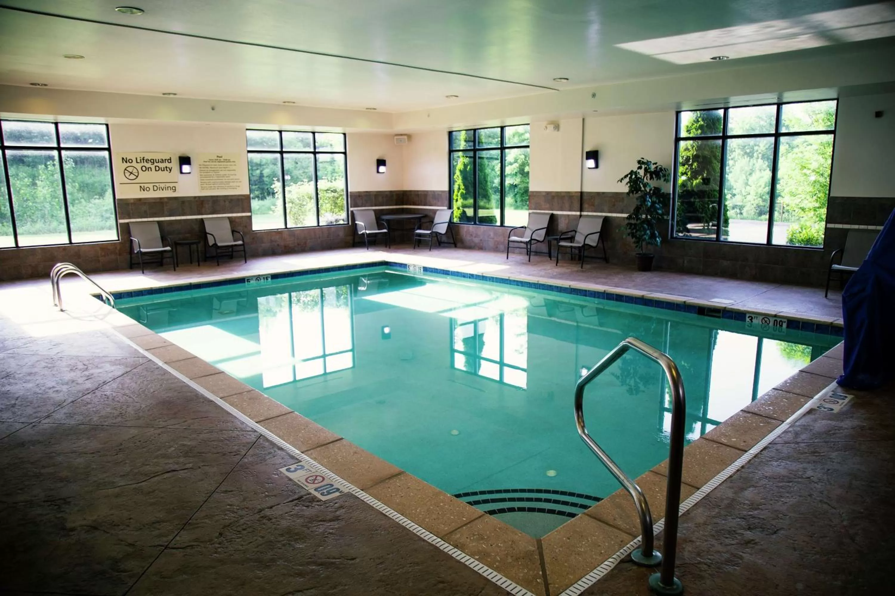 Pool view in Hampton Inn & Suites Sharon