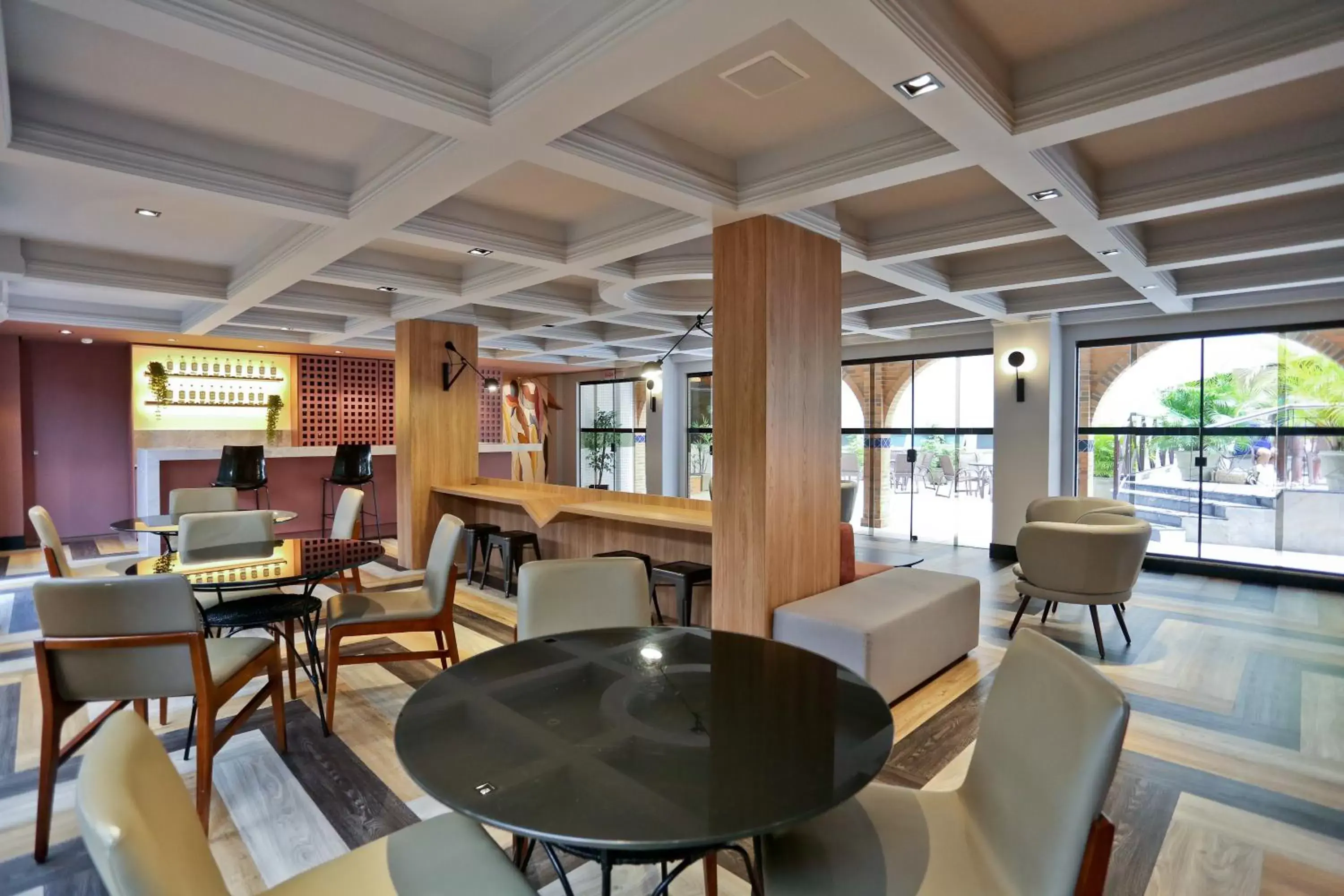 Lounge or bar, Restaurant/Places to Eat in HM Hotel