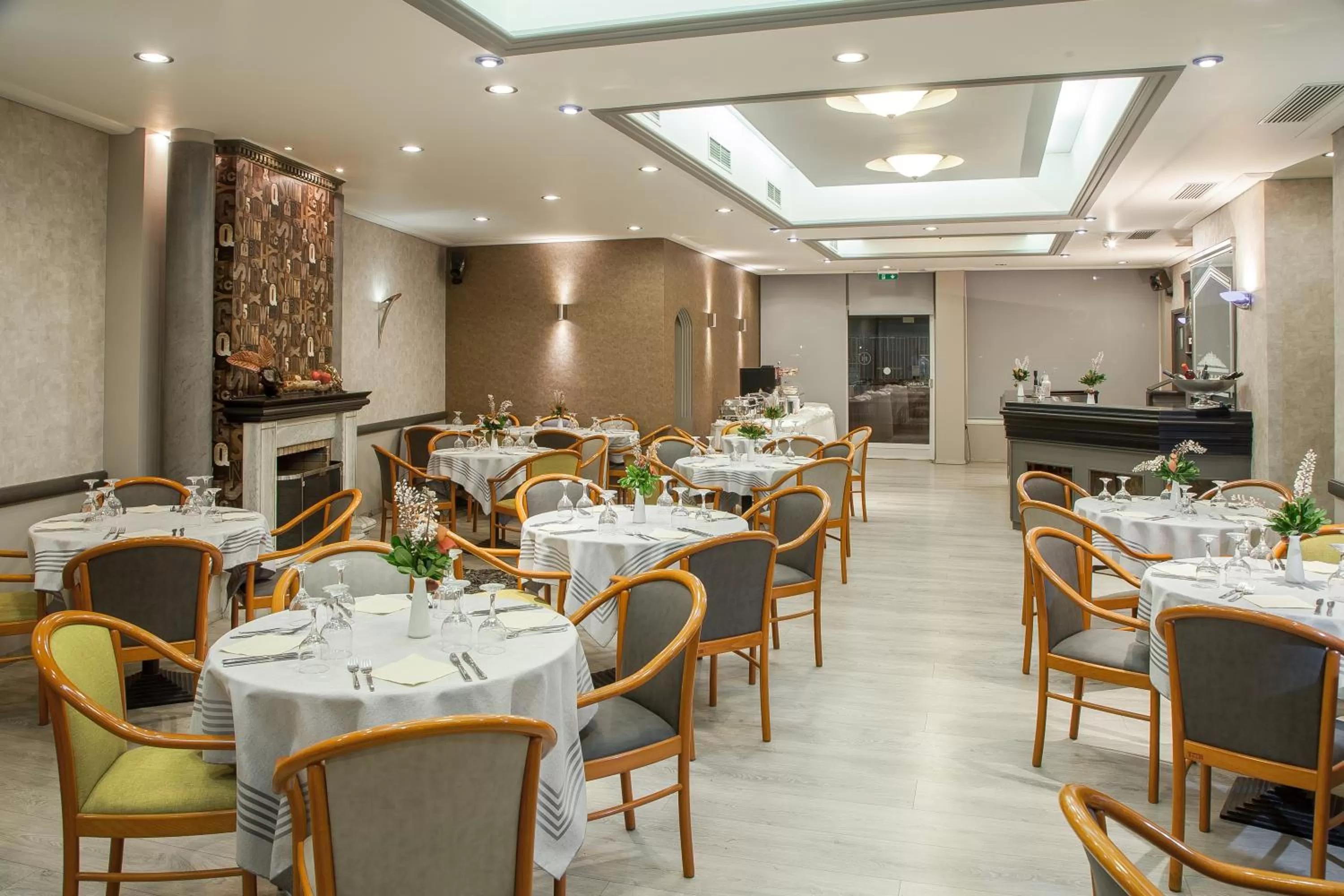 Restaurant/places to eat in Ignatia Hotel