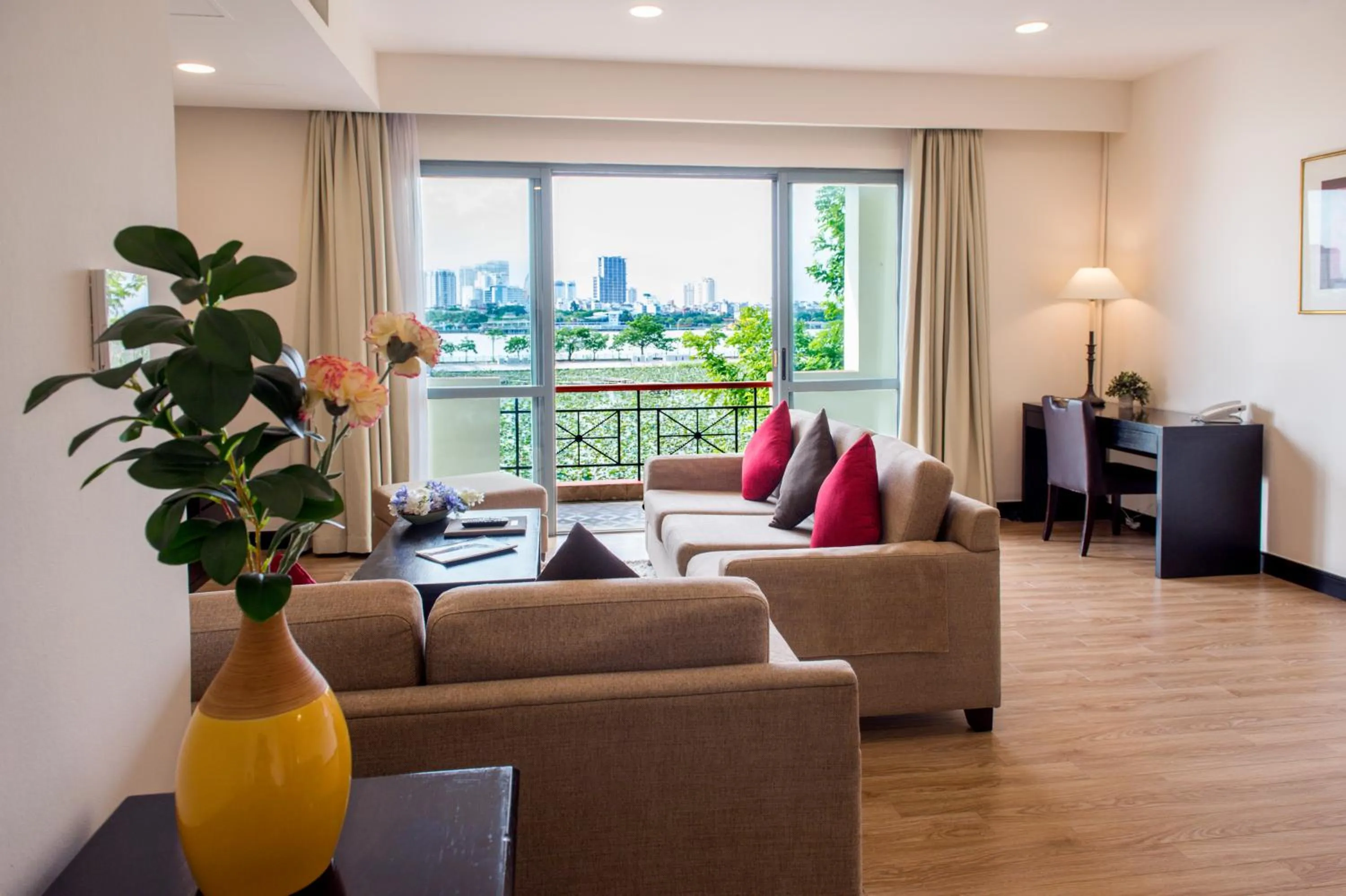 Living room in Diamond Westlake Suites