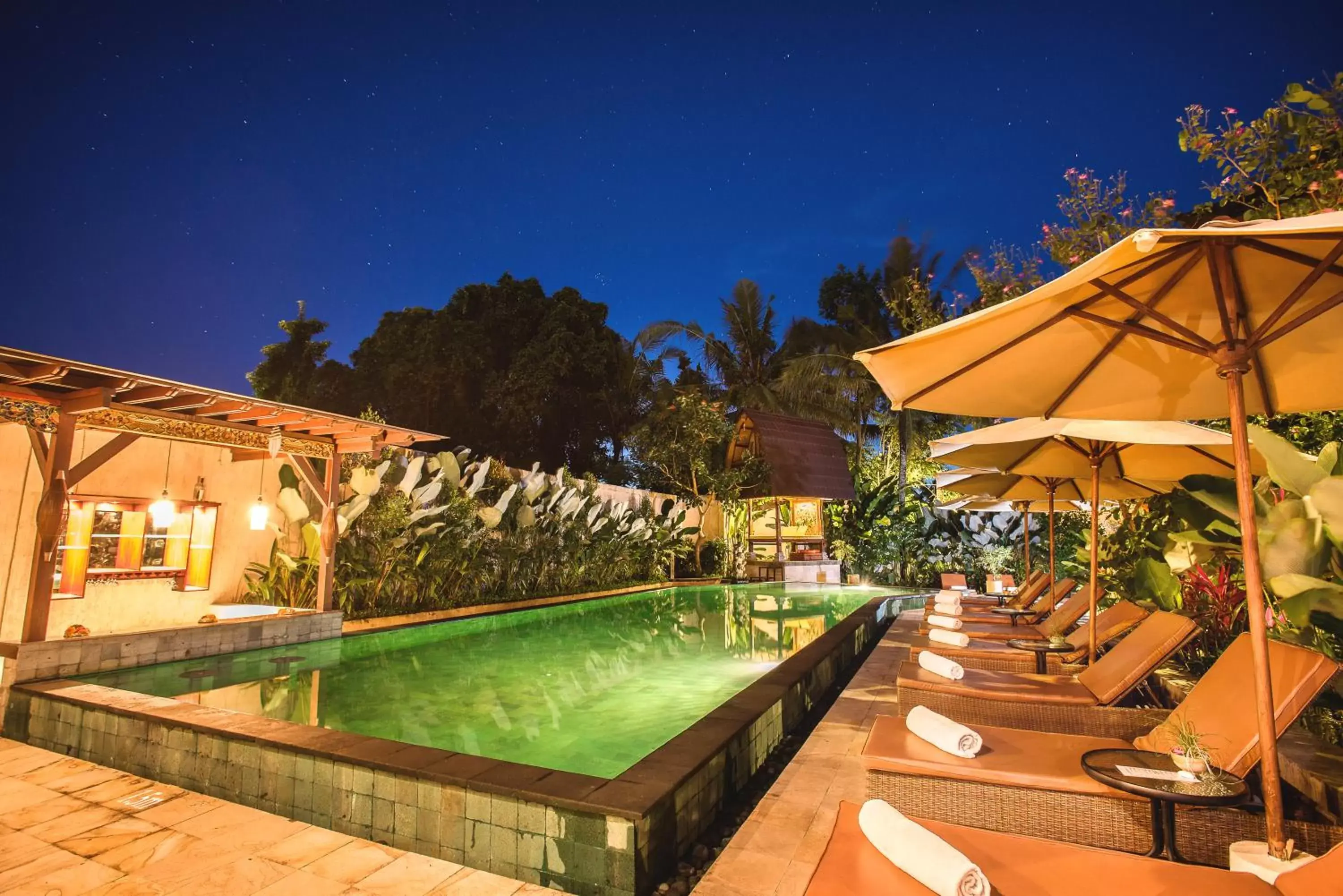 Swimming Pool in Rama Phala Resort & Spa