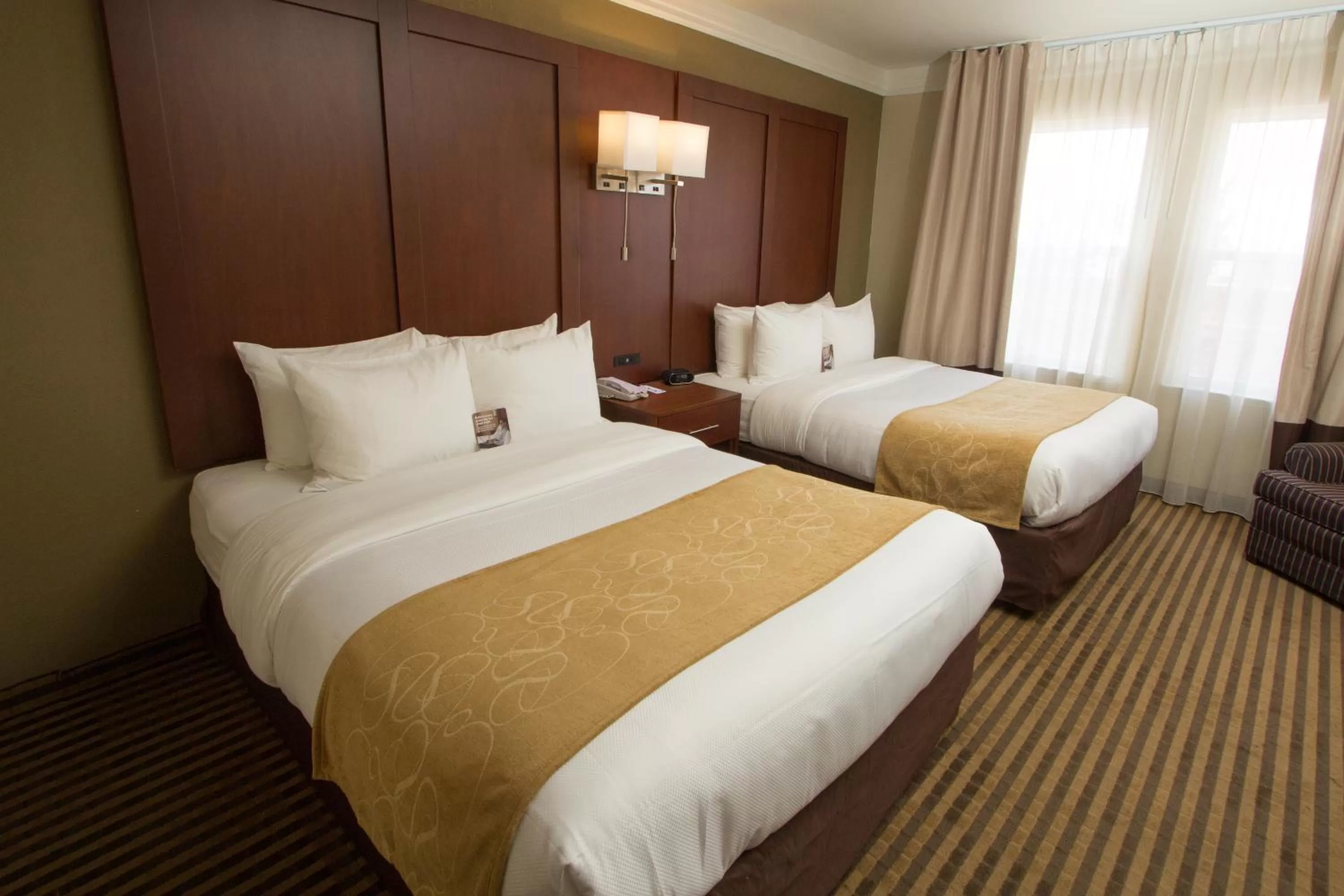 Queen Suite with Two Queen Beds - Accessible/Non-Smoking in Comfort Suites Visalia - Convention Center