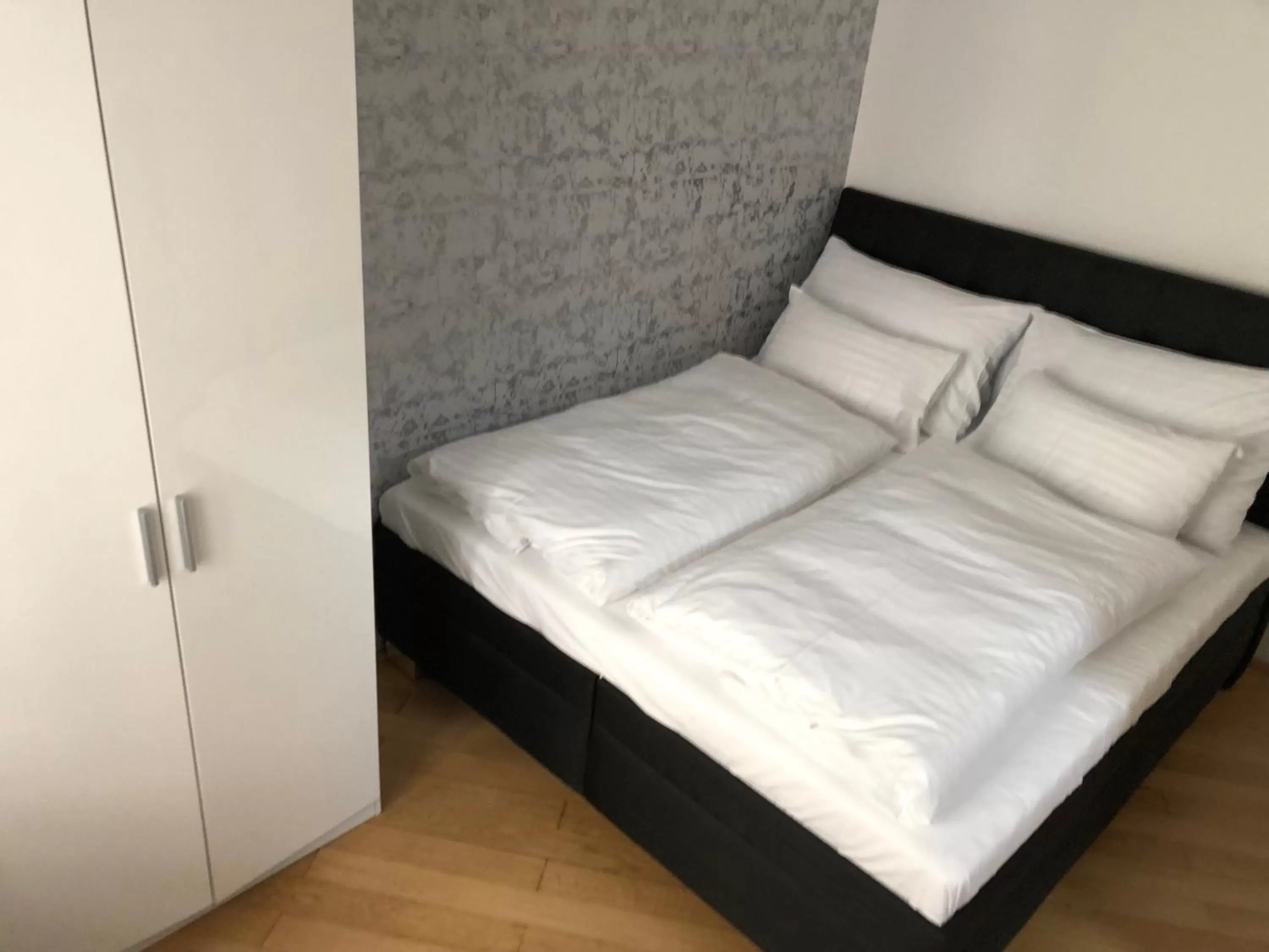 Bedroom, Bed in Aapartamentoos