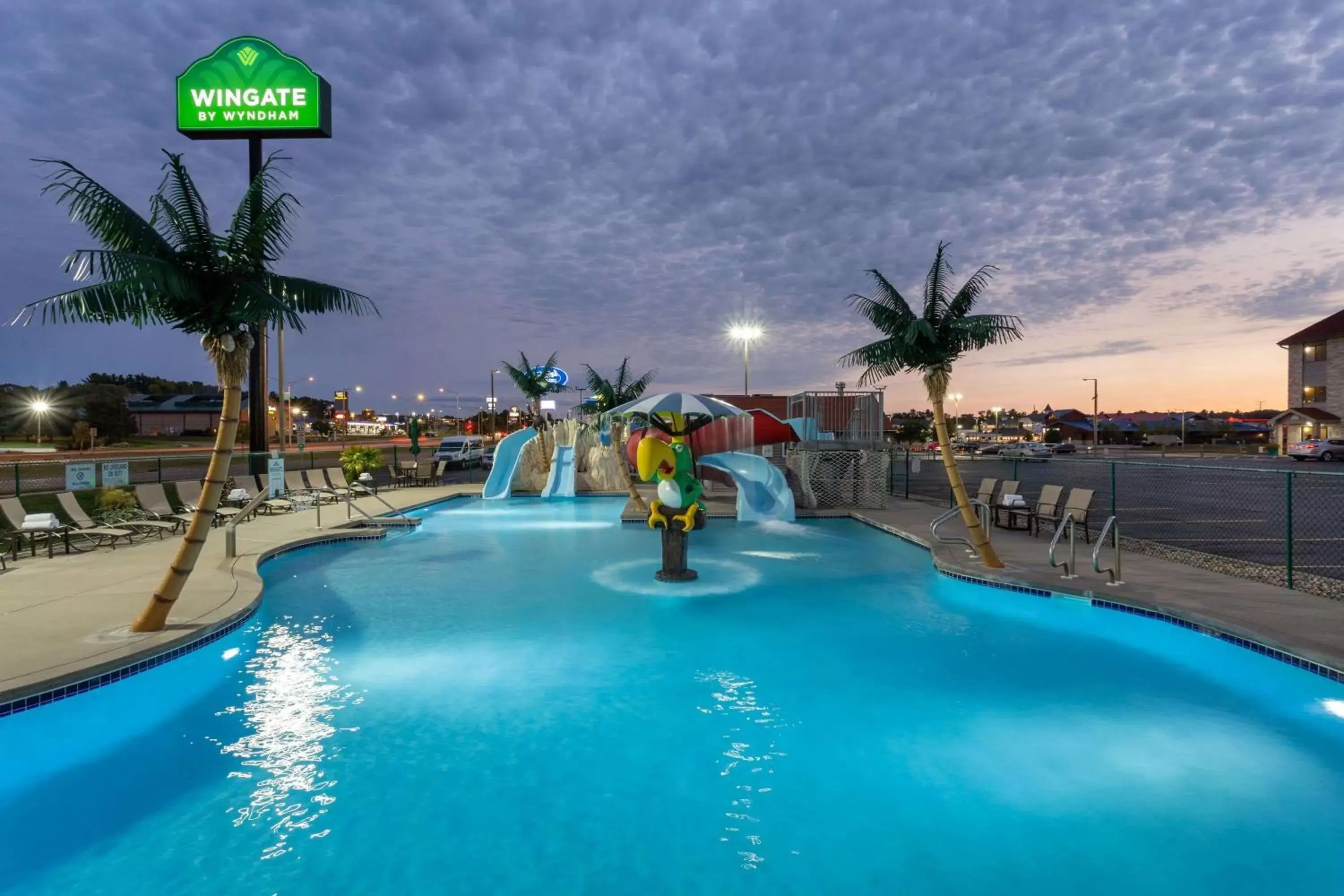 Pool view, Swimming Pool in Wingate by Wyndham Wisconsin Dells Waterpark