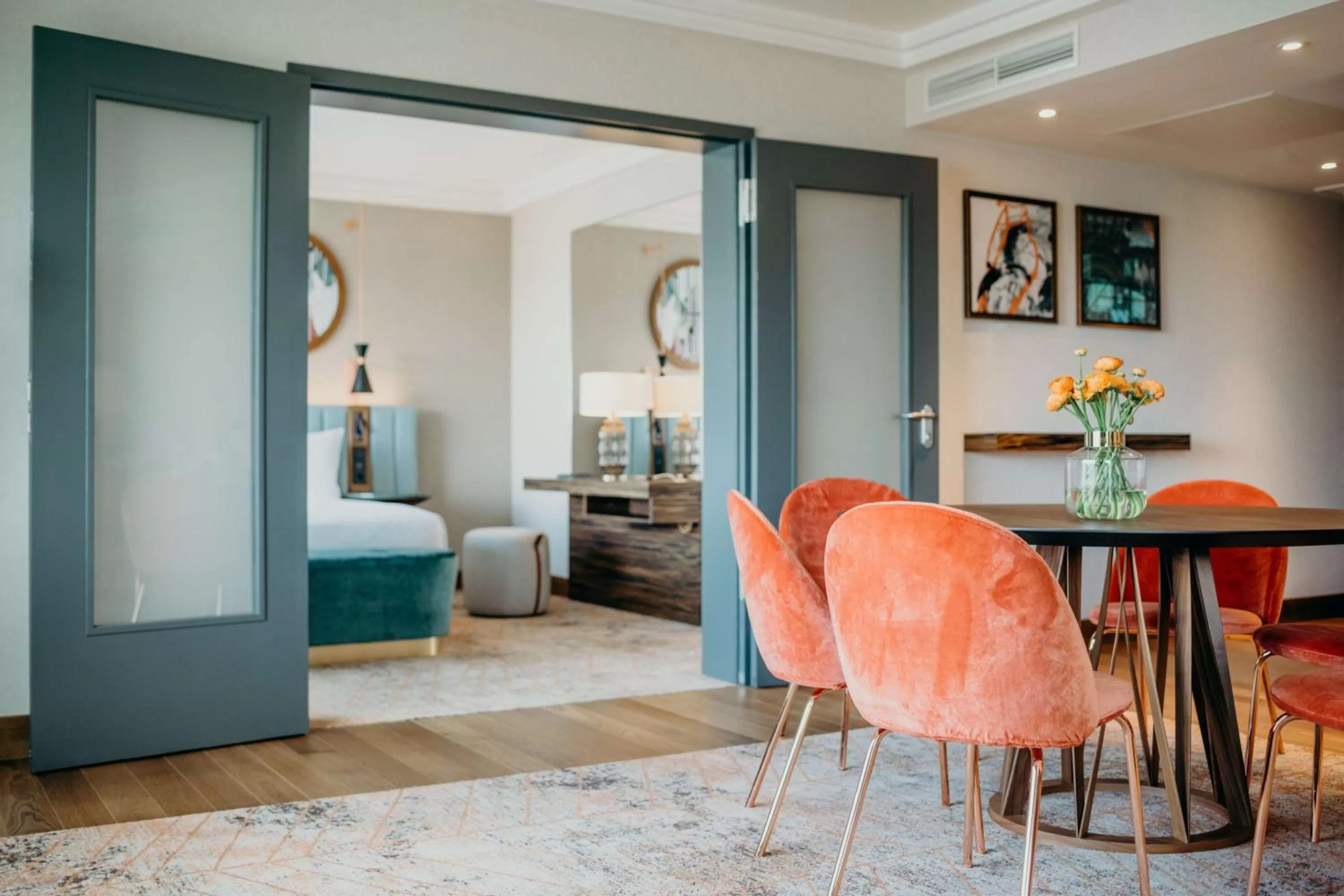 Living room in Hilton Frankfurt City Centre