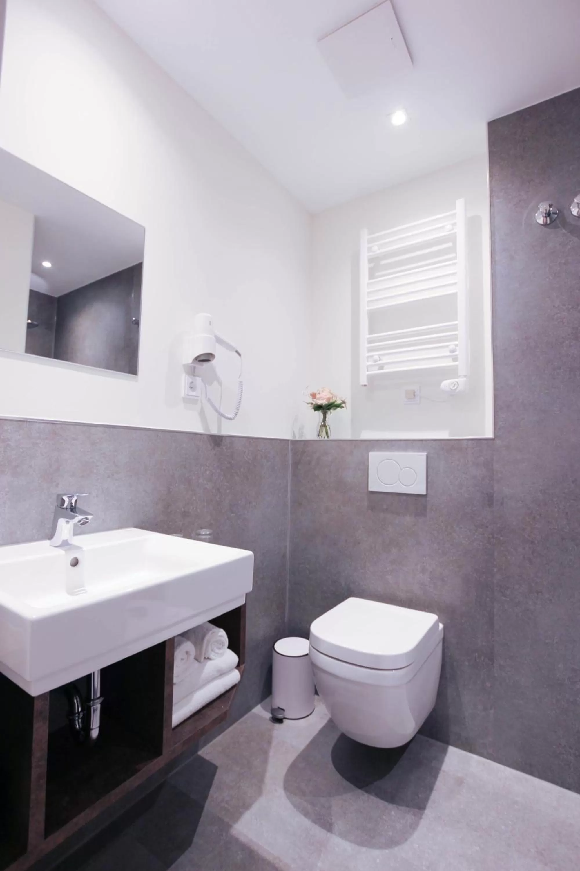 Bathroom in City Hotel Würzburg