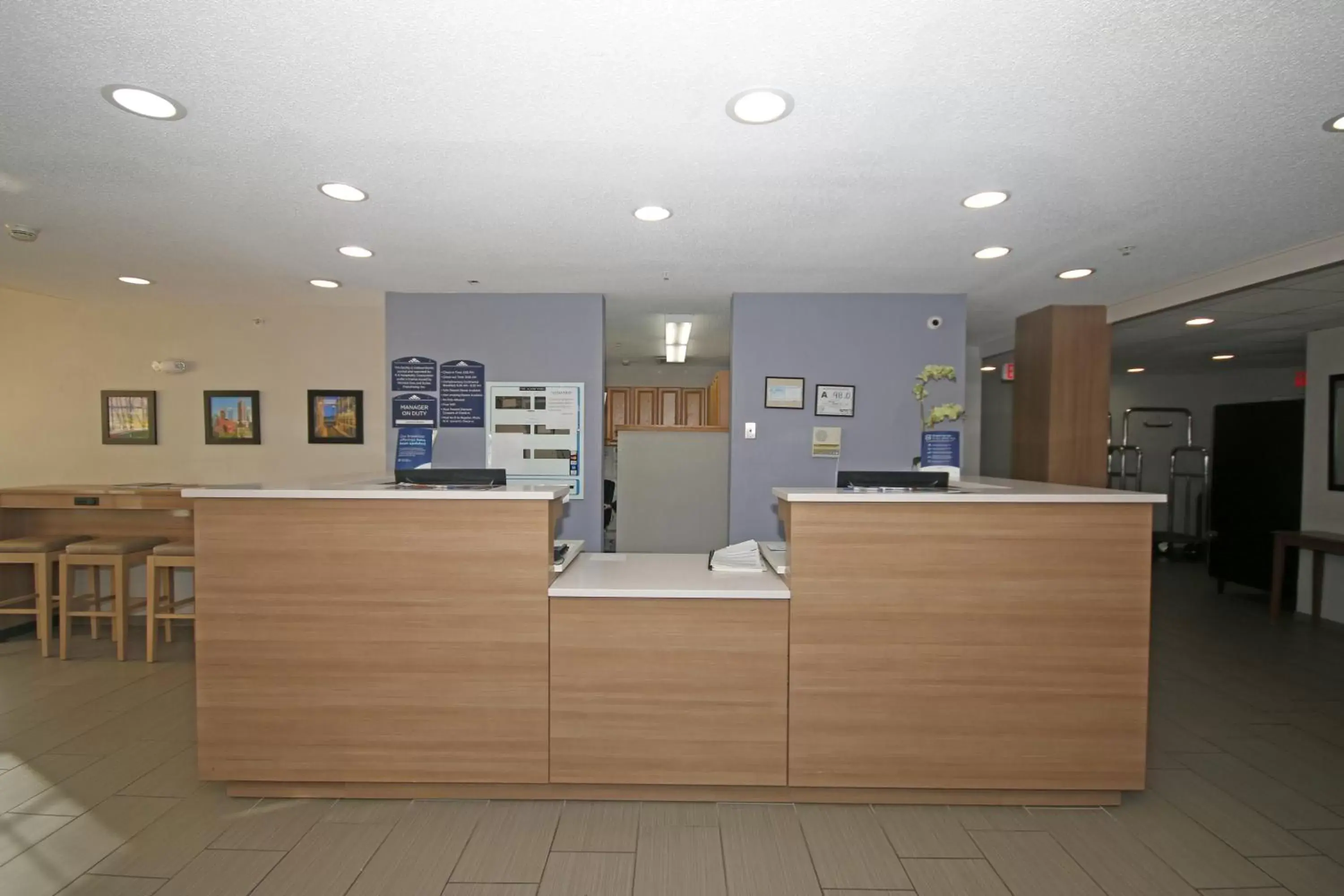 Lobby/Reception in Microtel Inn by Wyndham Greensboro