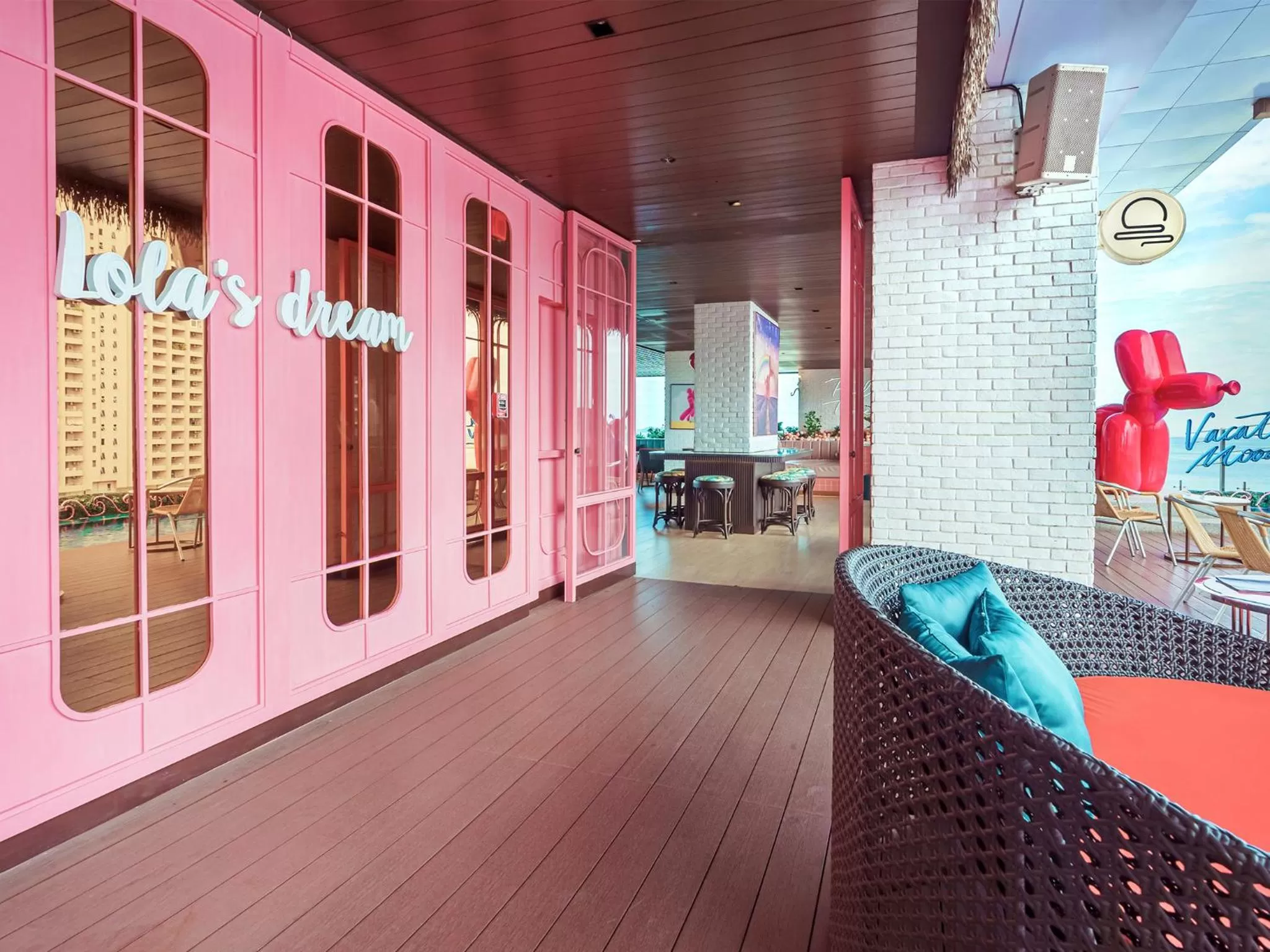 Lounge or bar in Mytt Hotel Pattaya