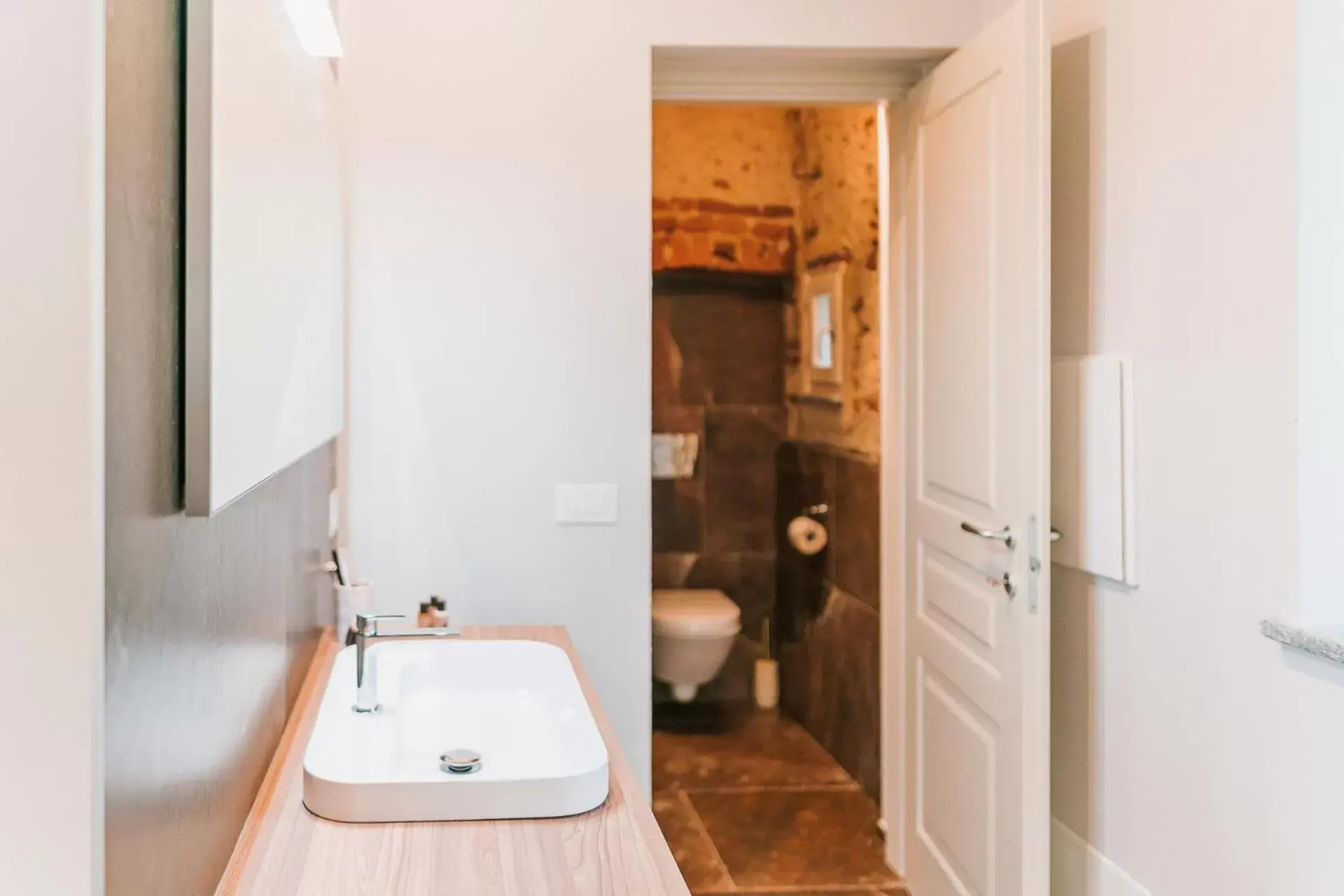 Bathroom in La Tenuta di Santo Stefano Agri Resort & Spa