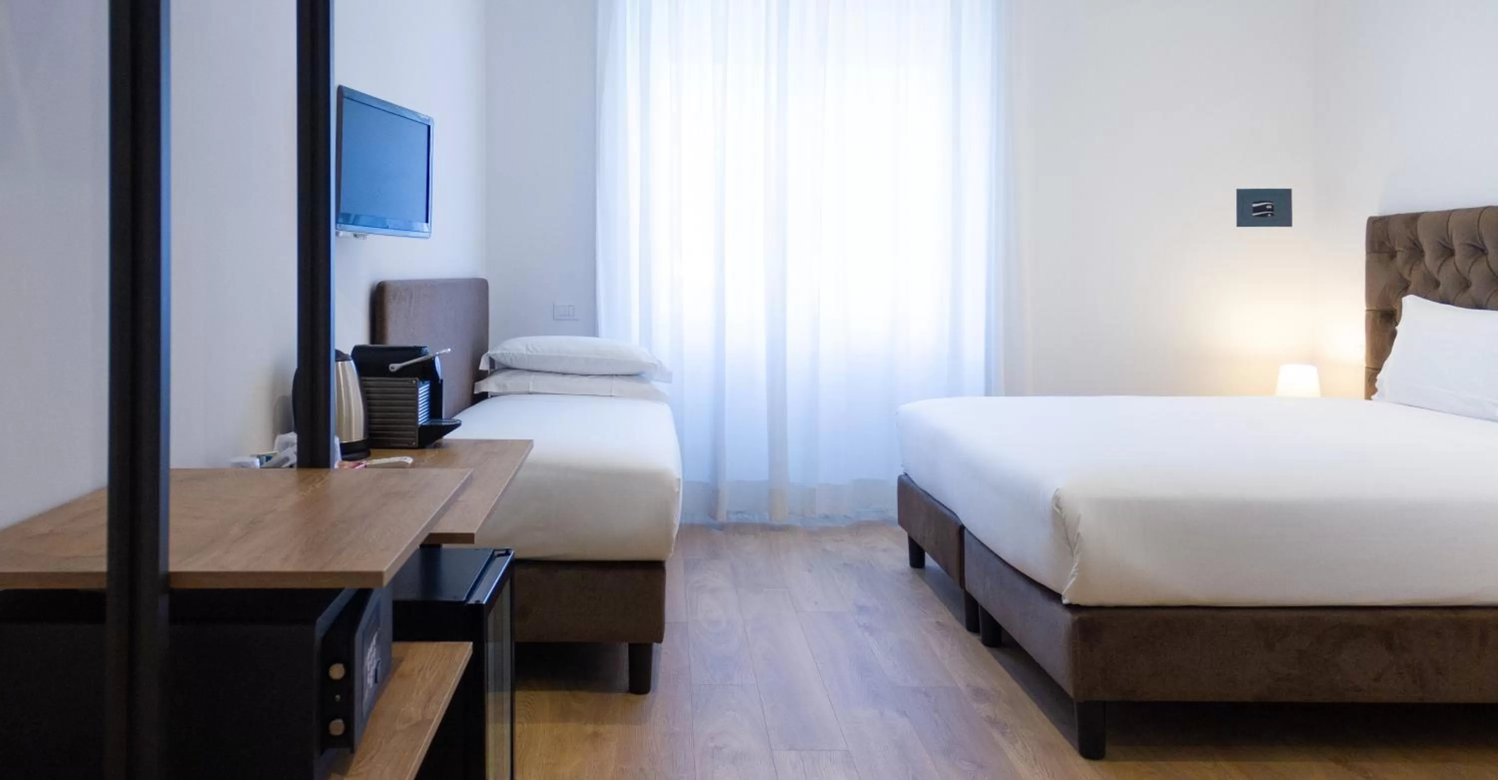 TV and multimedia, Bed in Michelangelo Vatican Rooms