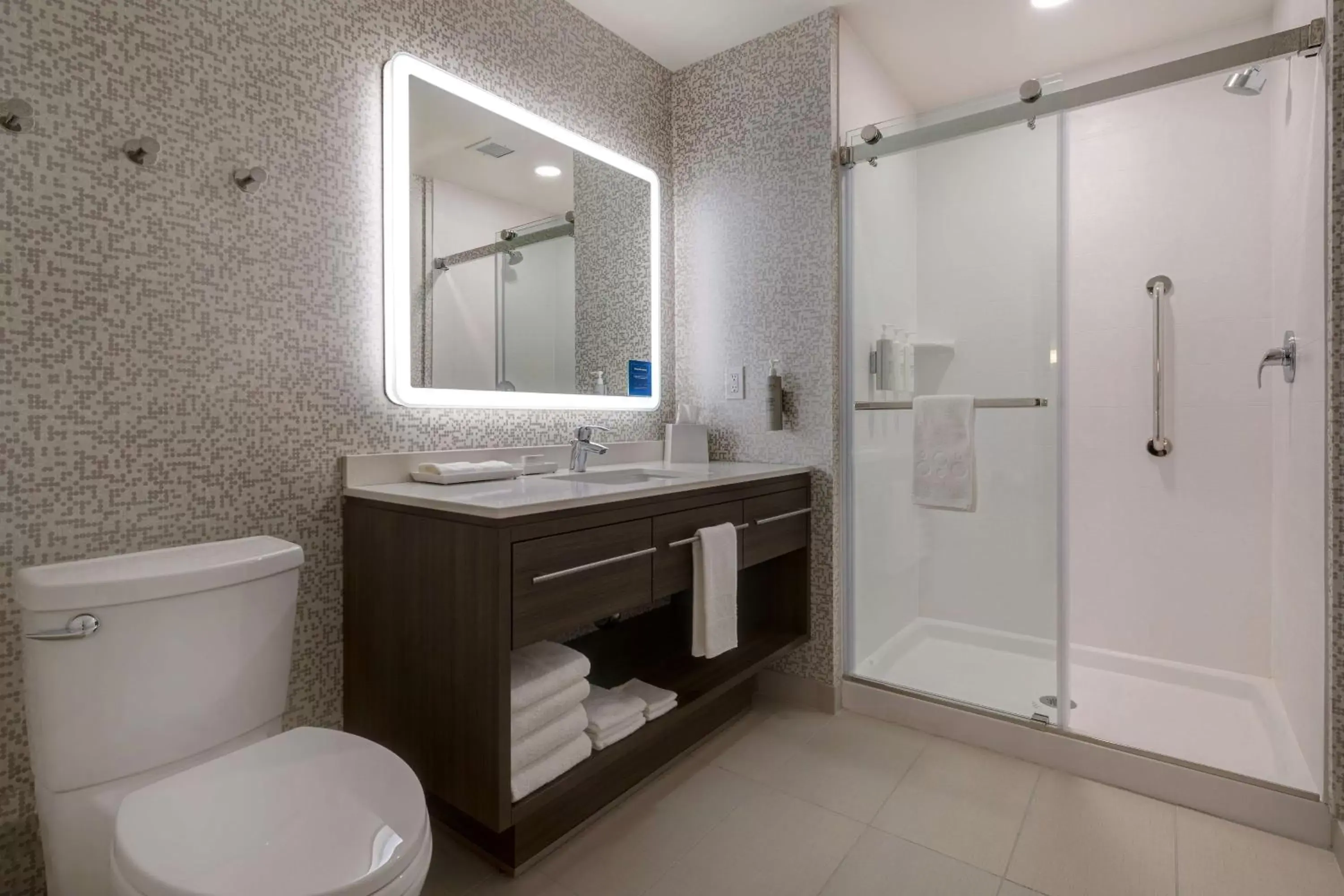 Bathroom in Home2 Suites By Hilton Redding