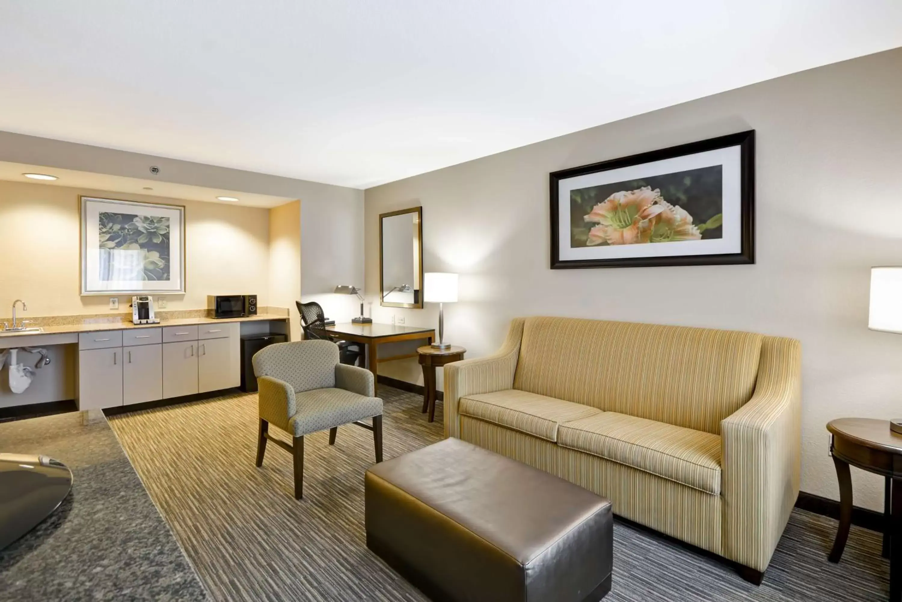Bedroom, Seating Area in Hilton Garden Inn Sarasota-Bradenton Airport