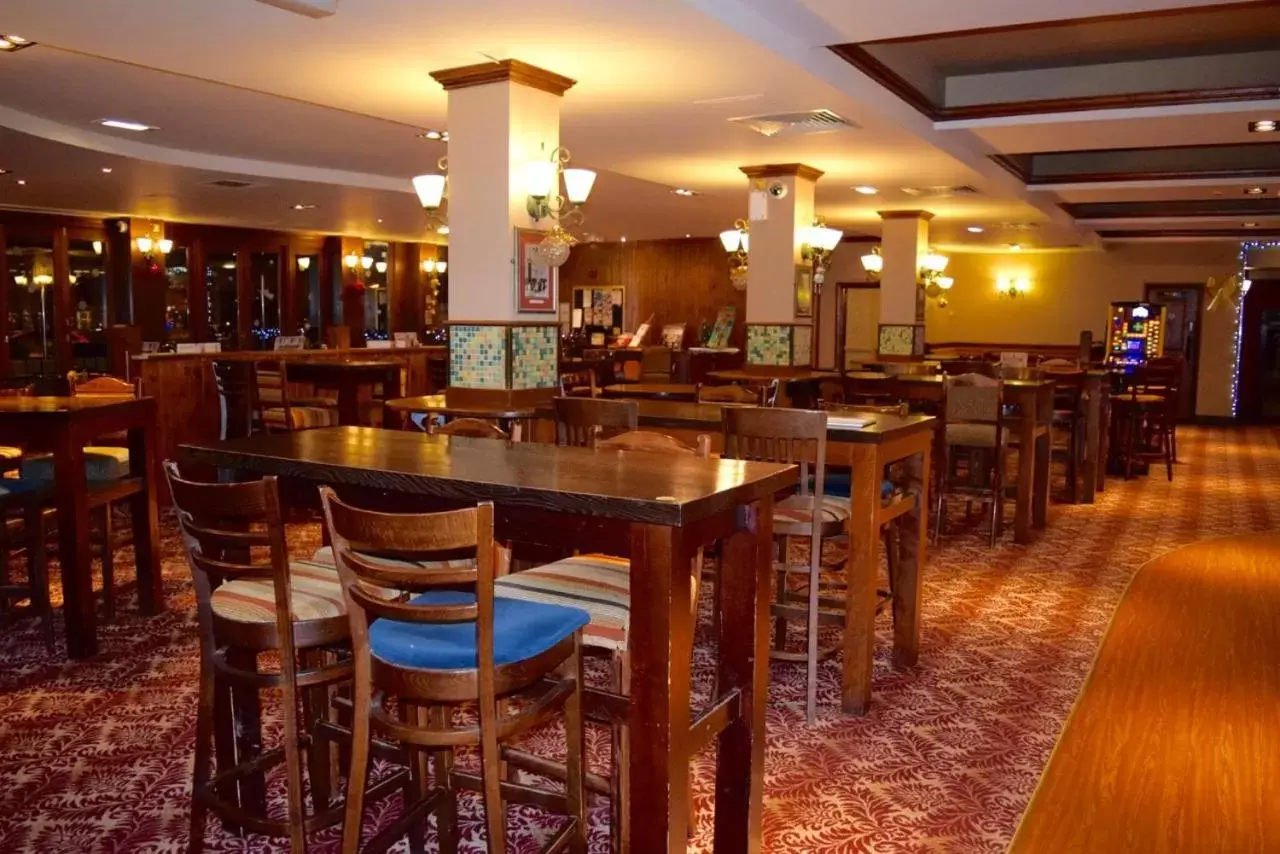 Restaurant/Places to Eat in The Golden Acorn Wetherspoon