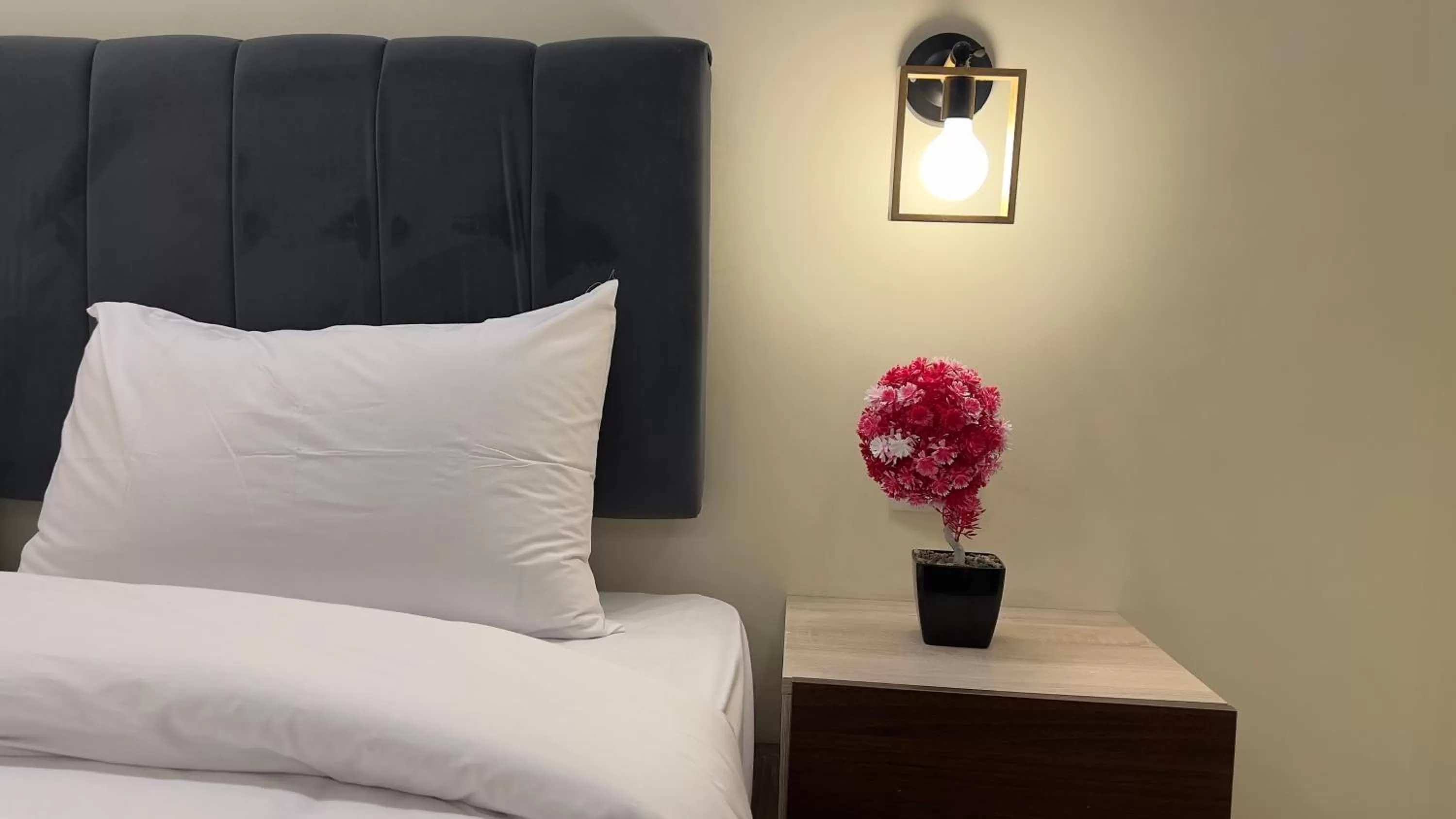 Bed in Sofia Pyramids Hotel