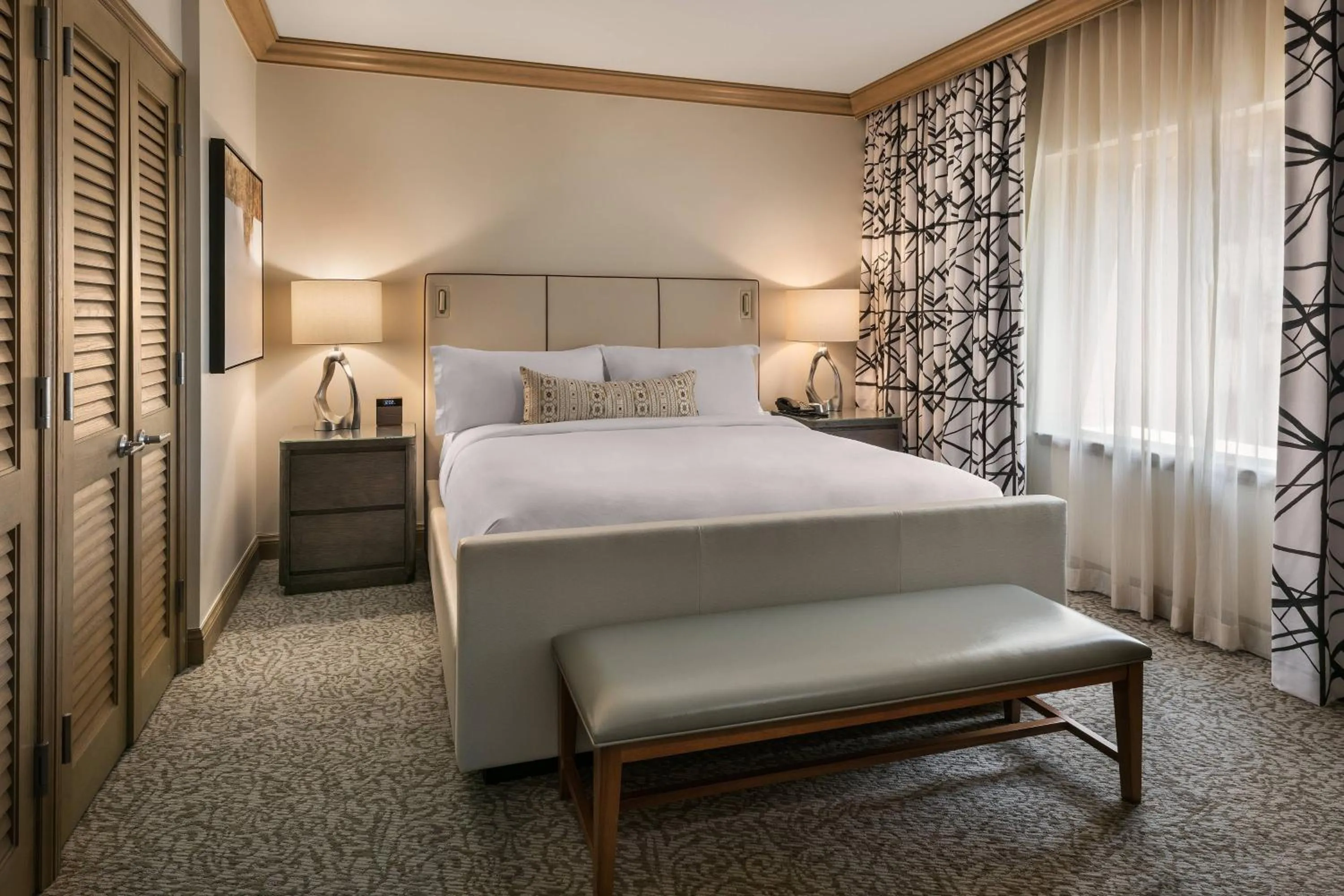 Bedroom, Bed in The Canyon Suites at The Phoenician, a Luxury Collection Resort, Scottsdale