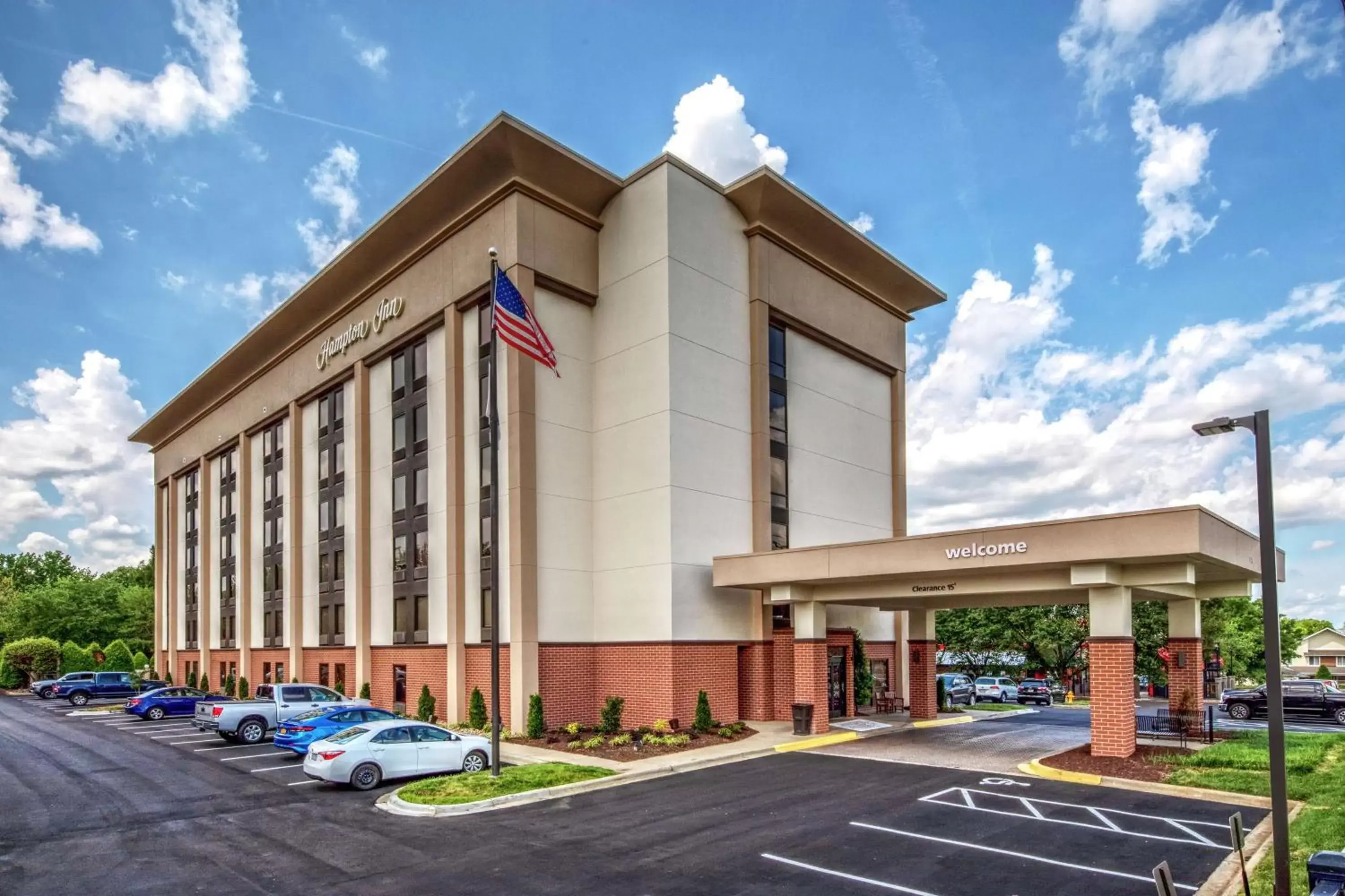 Property building in Hampton Inn Charlotte University Place Property building in Hampton Inn Charlotte University Place