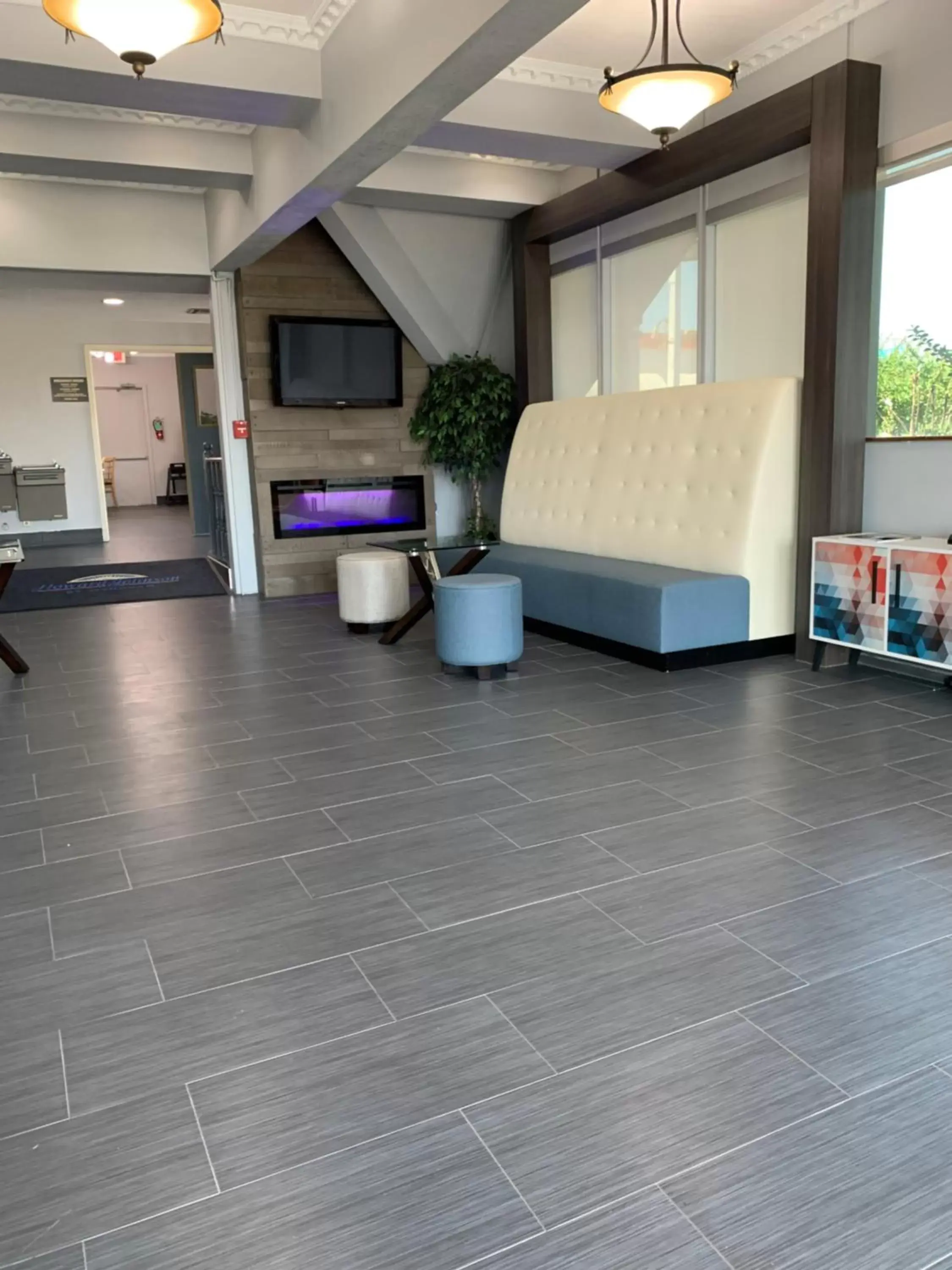 Seating area in Howard Johnson by Wyndham Oklahoma City OKC Airport, Fairgrounds, I40