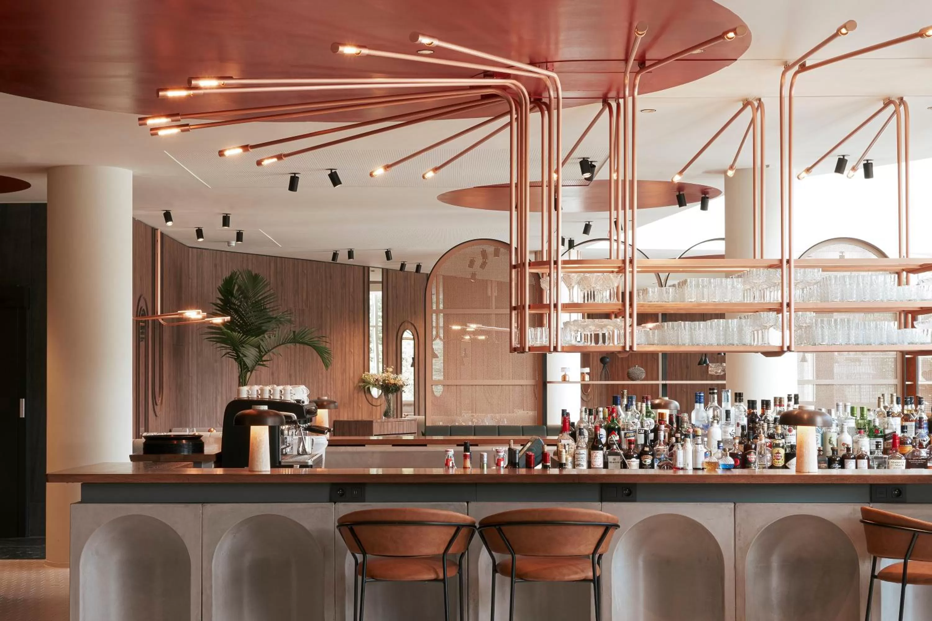 Lounge or bar in Crowne Plaza Brussels Airport by IHG