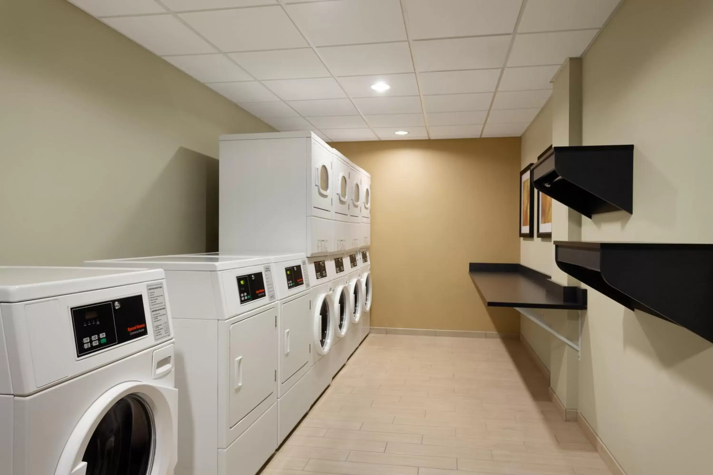 Other, Kitchen/Kitchenette in Staybridge Suites Midland, an IHG Hotel