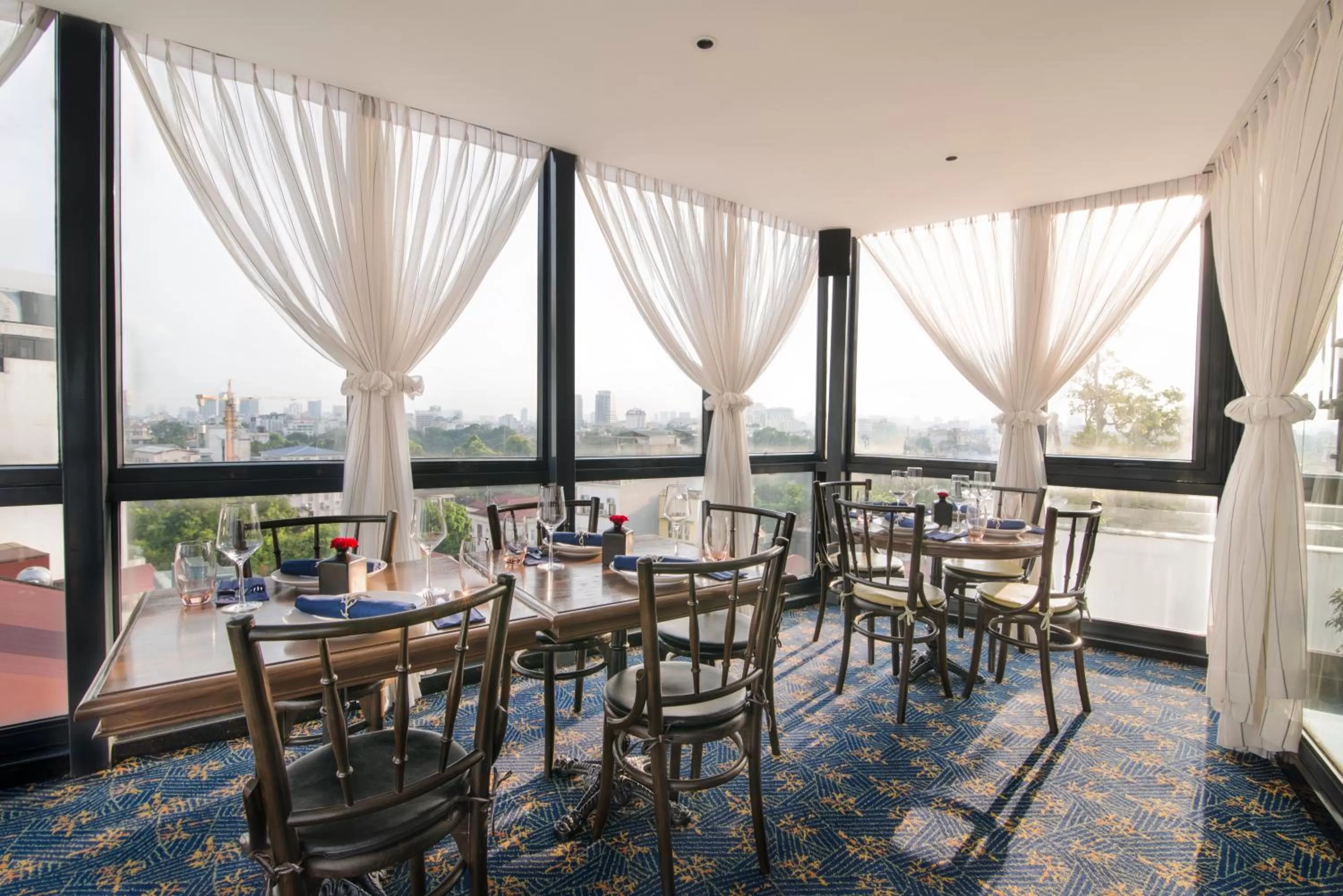 Restaurant/places to eat in La Nueva Boutique Hotel Hanoi & Spa