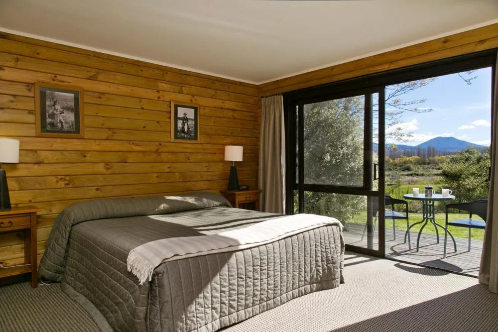 Bed in Tongariro Lodge