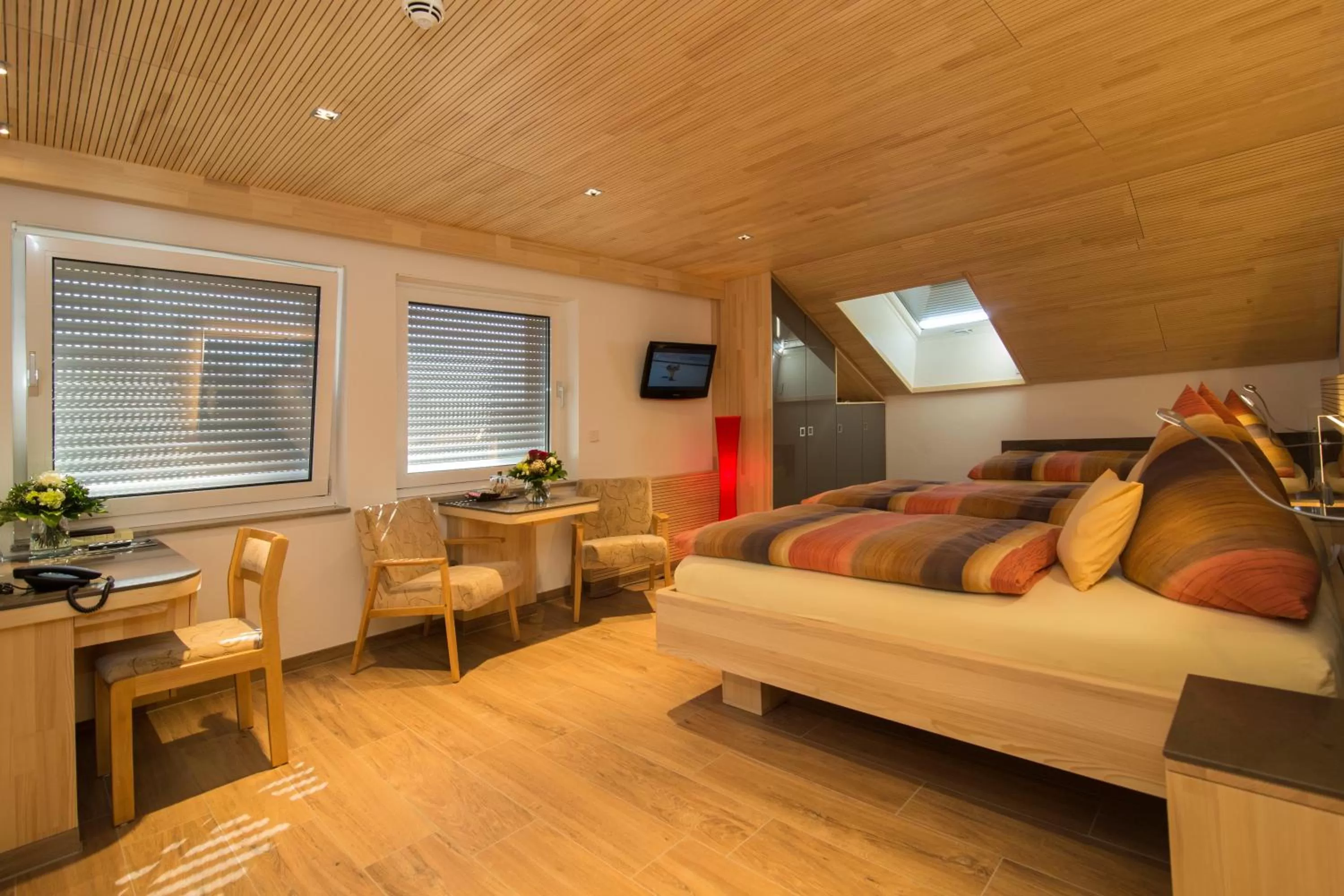 Photo of the whole room, Bed in Hotel Garni Jägerhof