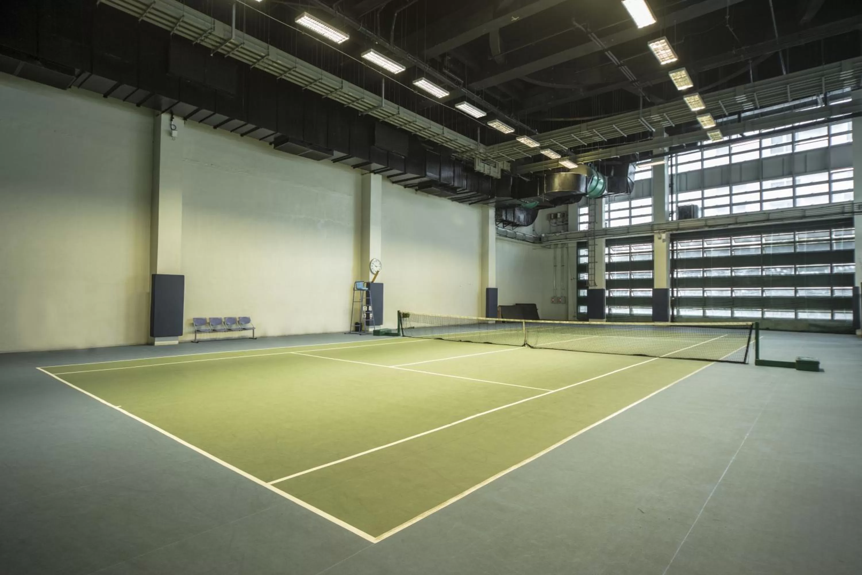 Tennis court in The Alpha Suites