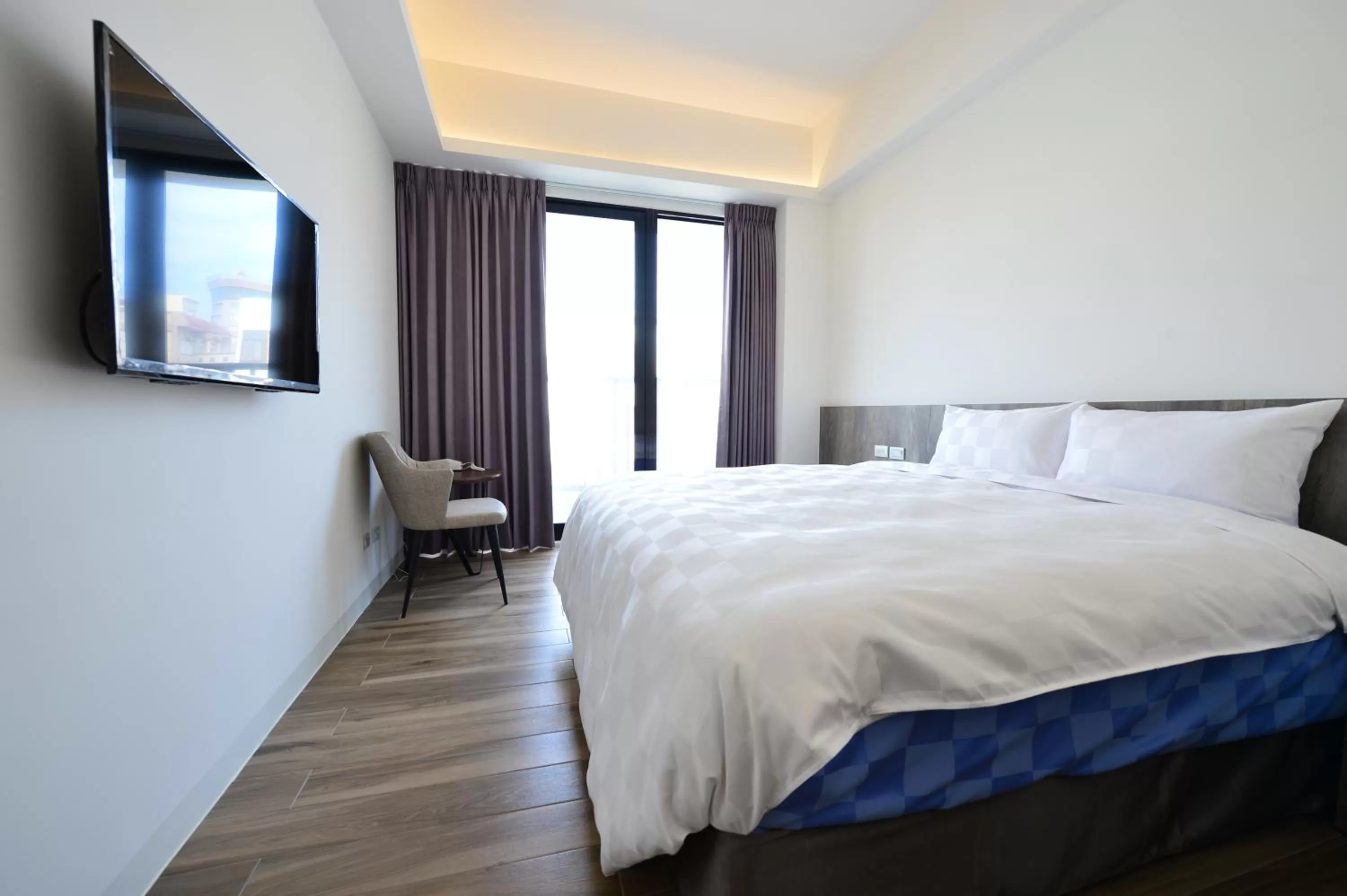 Bed in Sky Square Business Travel