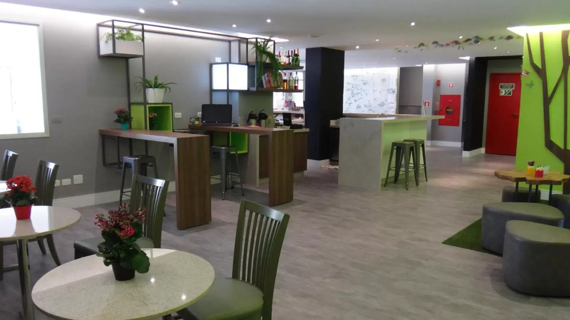 Lounge or bar in ibis Styles Curitiba Centro Civico