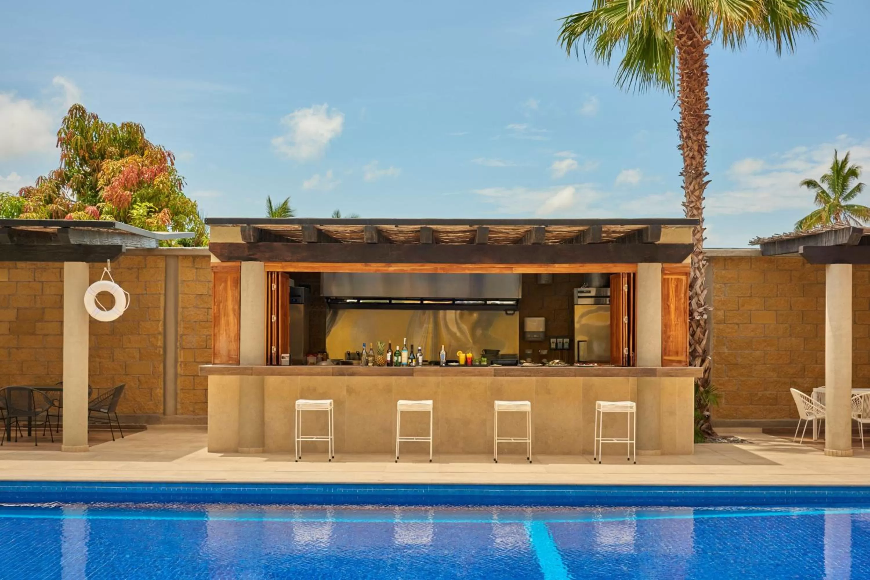 Restaurant/places to eat, Swimming Pool in City Express Plus by Marriott Cabo San Lucas