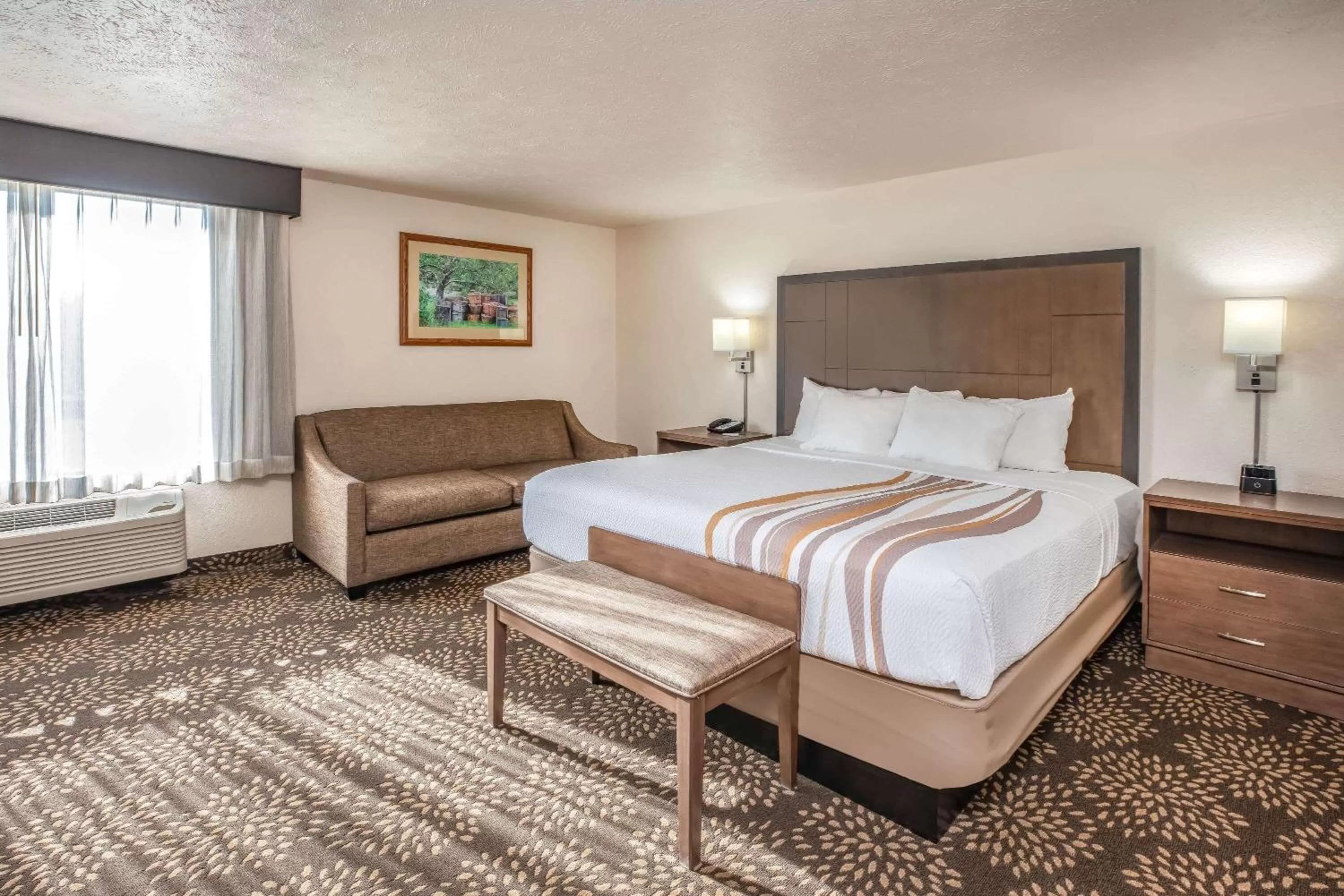 Photo of the whole room, Bed in La Quinta by Wyndham Wenatchee