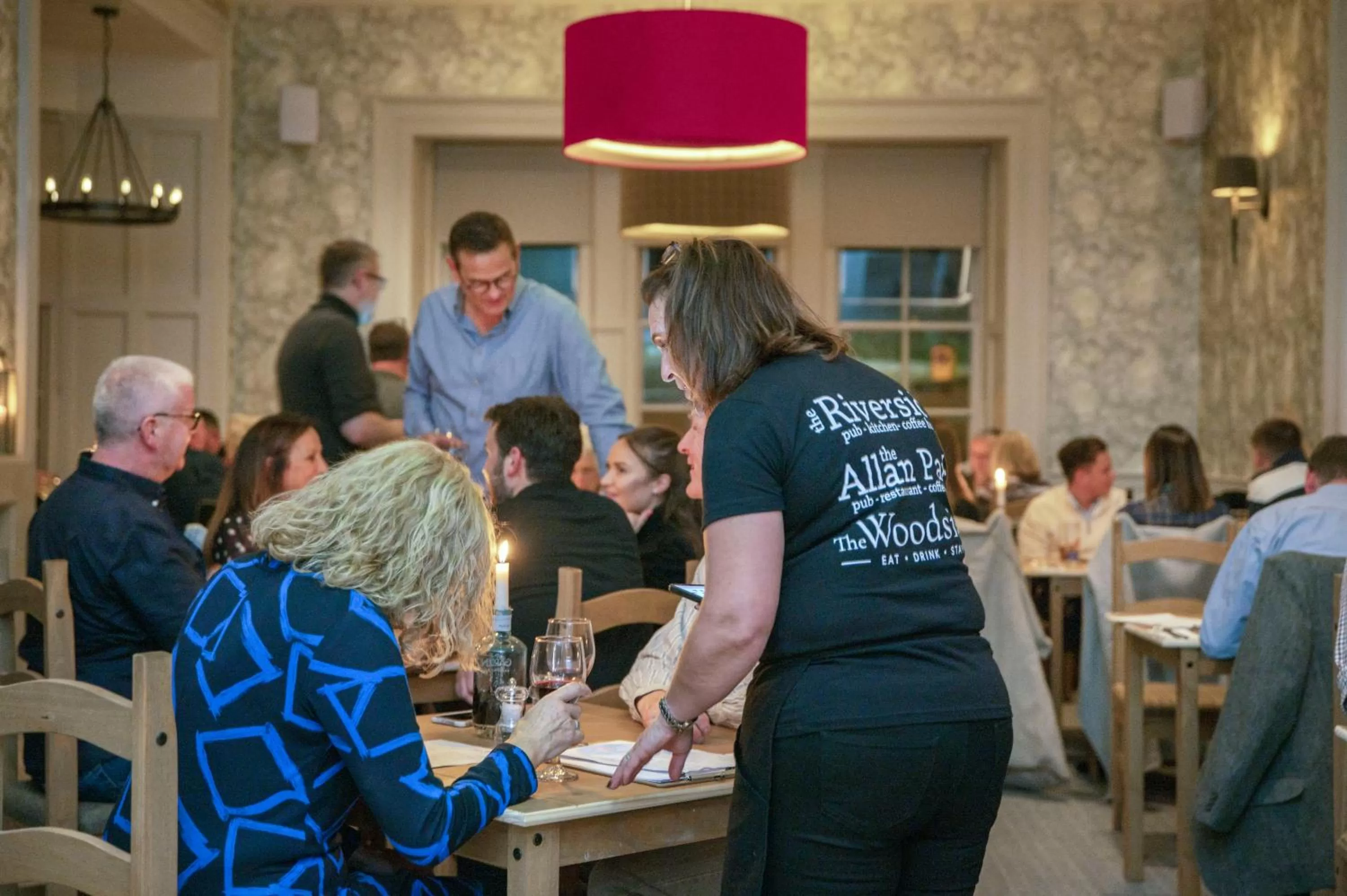 Guests in The Woodside