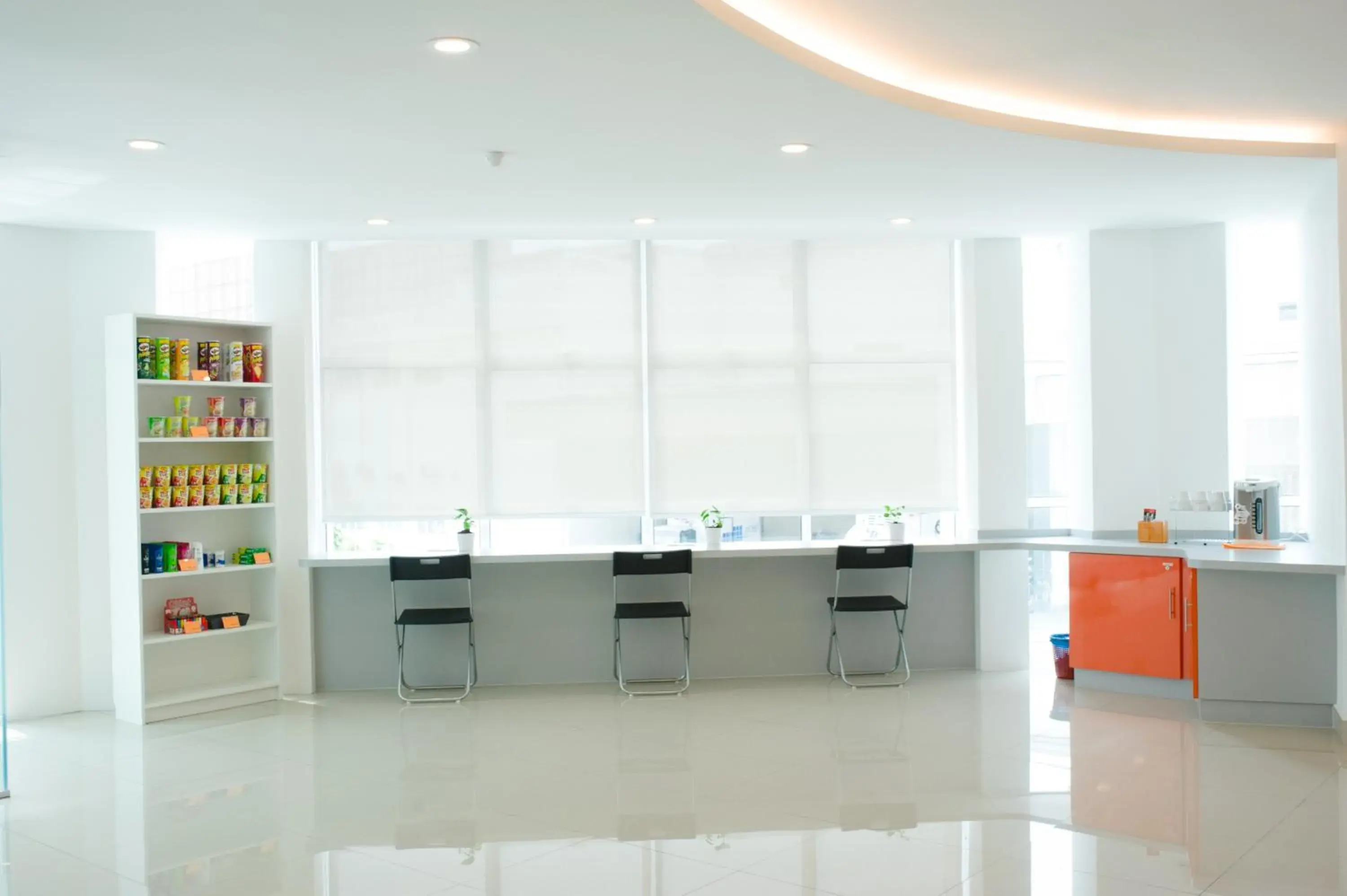 On-site shops, Kitchen/Kitchenette in 1Orange Hotel Sri Petaling