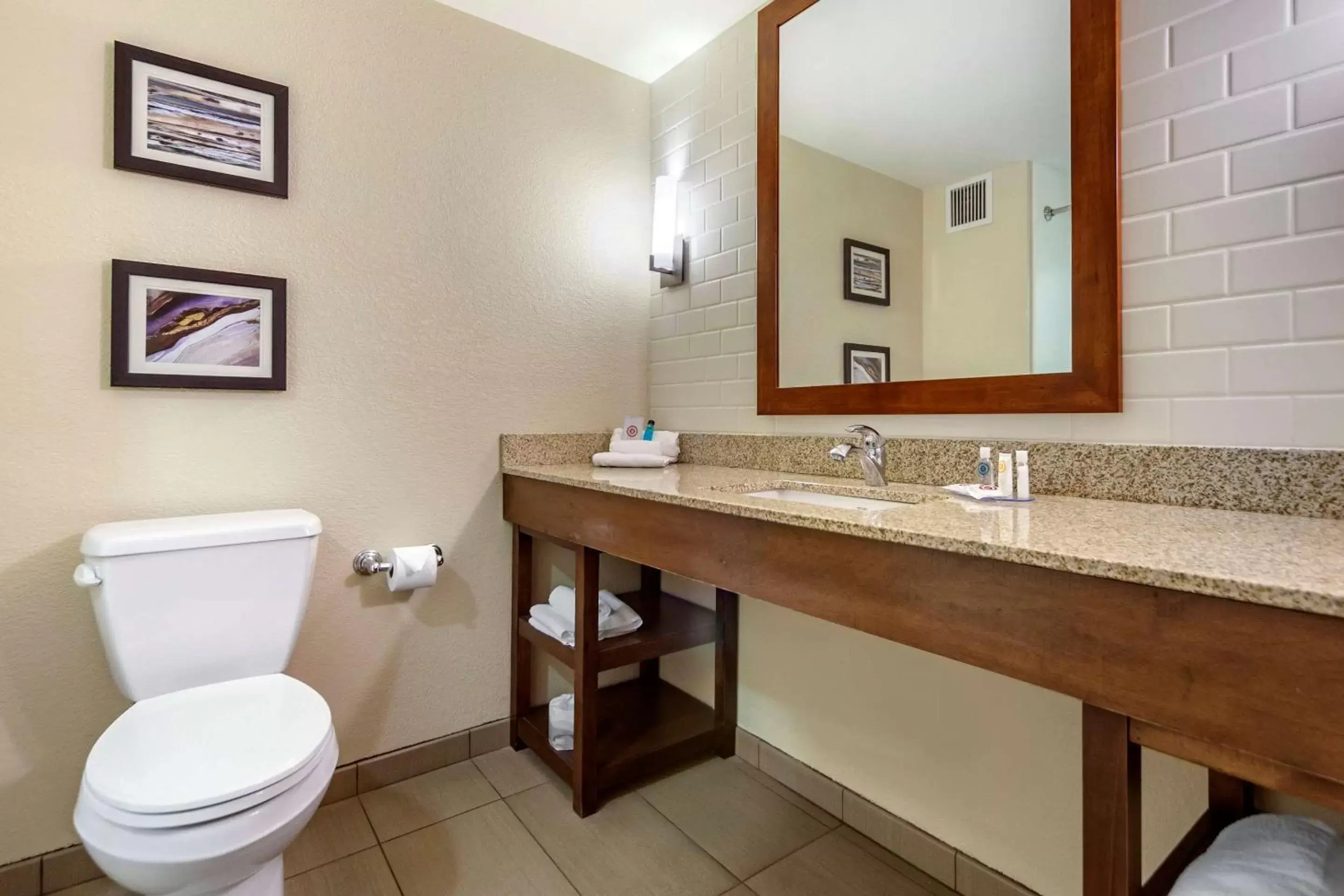 Photo of the whole room, Bathroom in Comfort Inn & Suites Sidney I-80