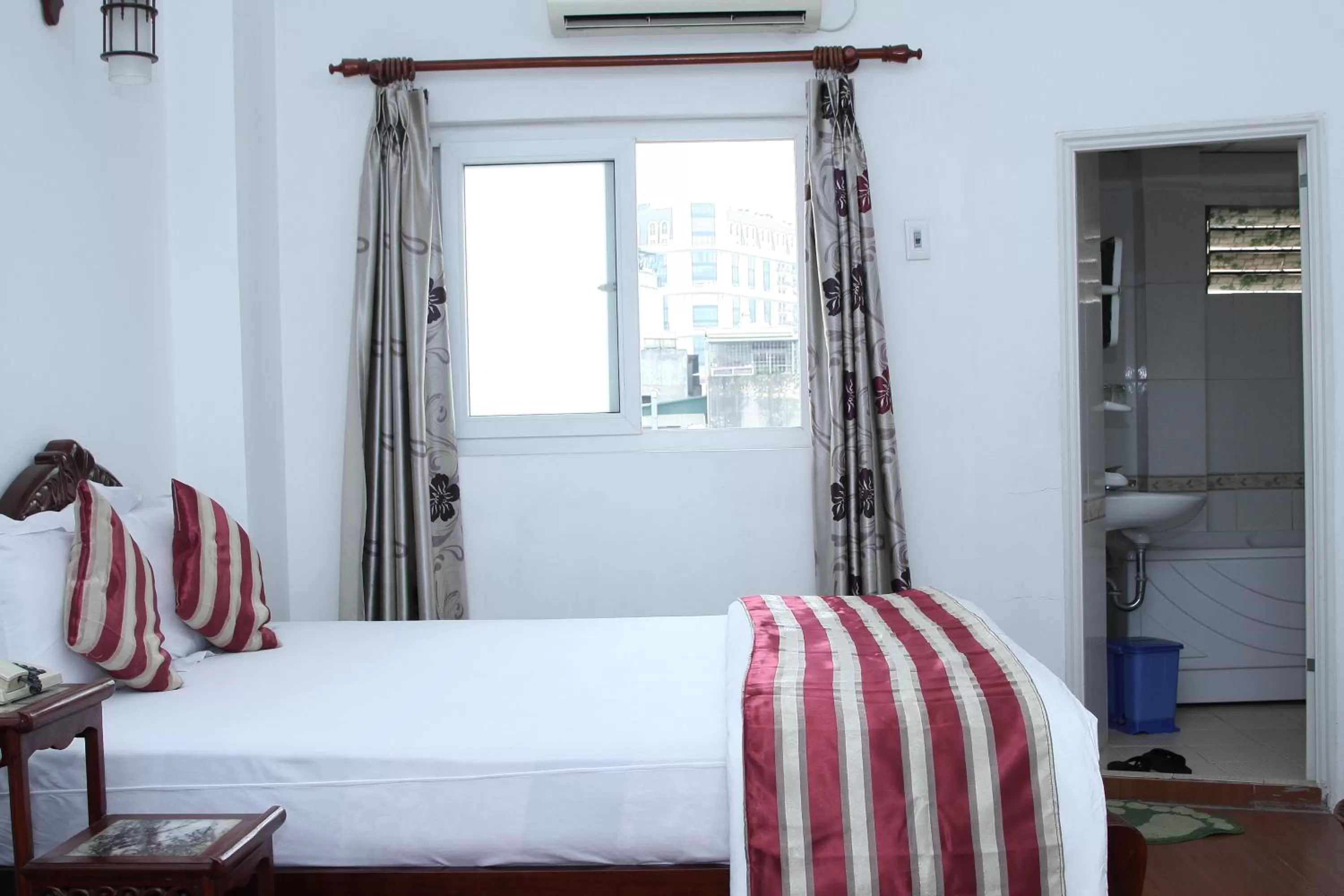 Bed in Hoang Cuong Hotel