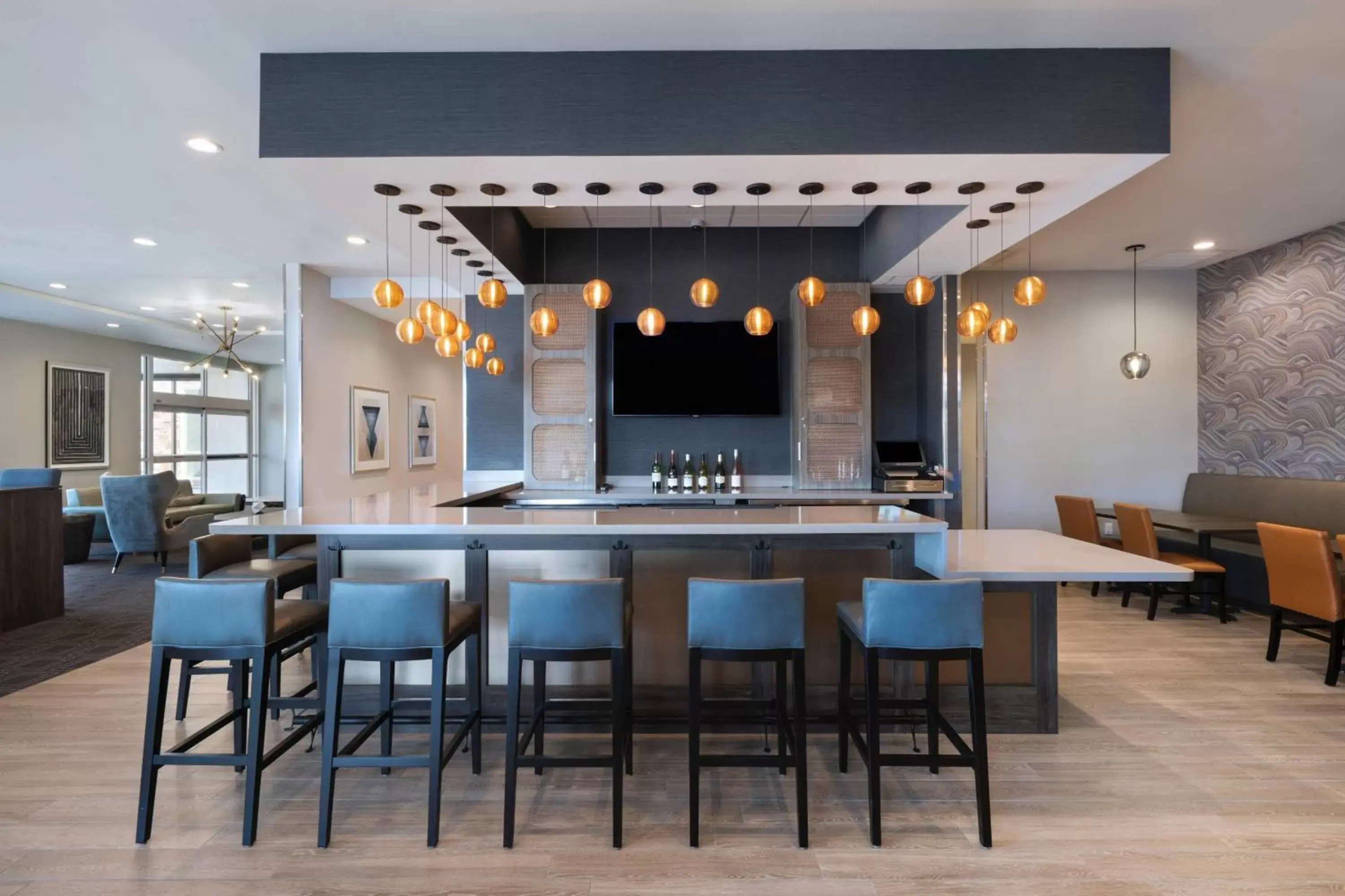 Restaurant/places to eat, Lounge/Bar in TownePlace Suites by Marriott Dallas DFW Airport North/Irving