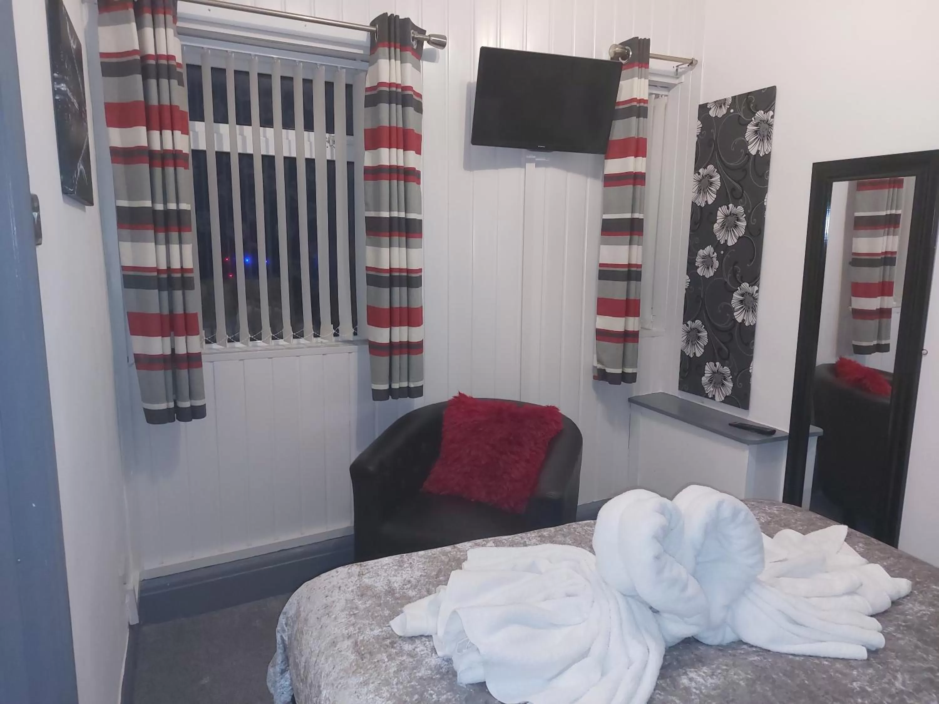 Bed in Kings Boutique Hotel