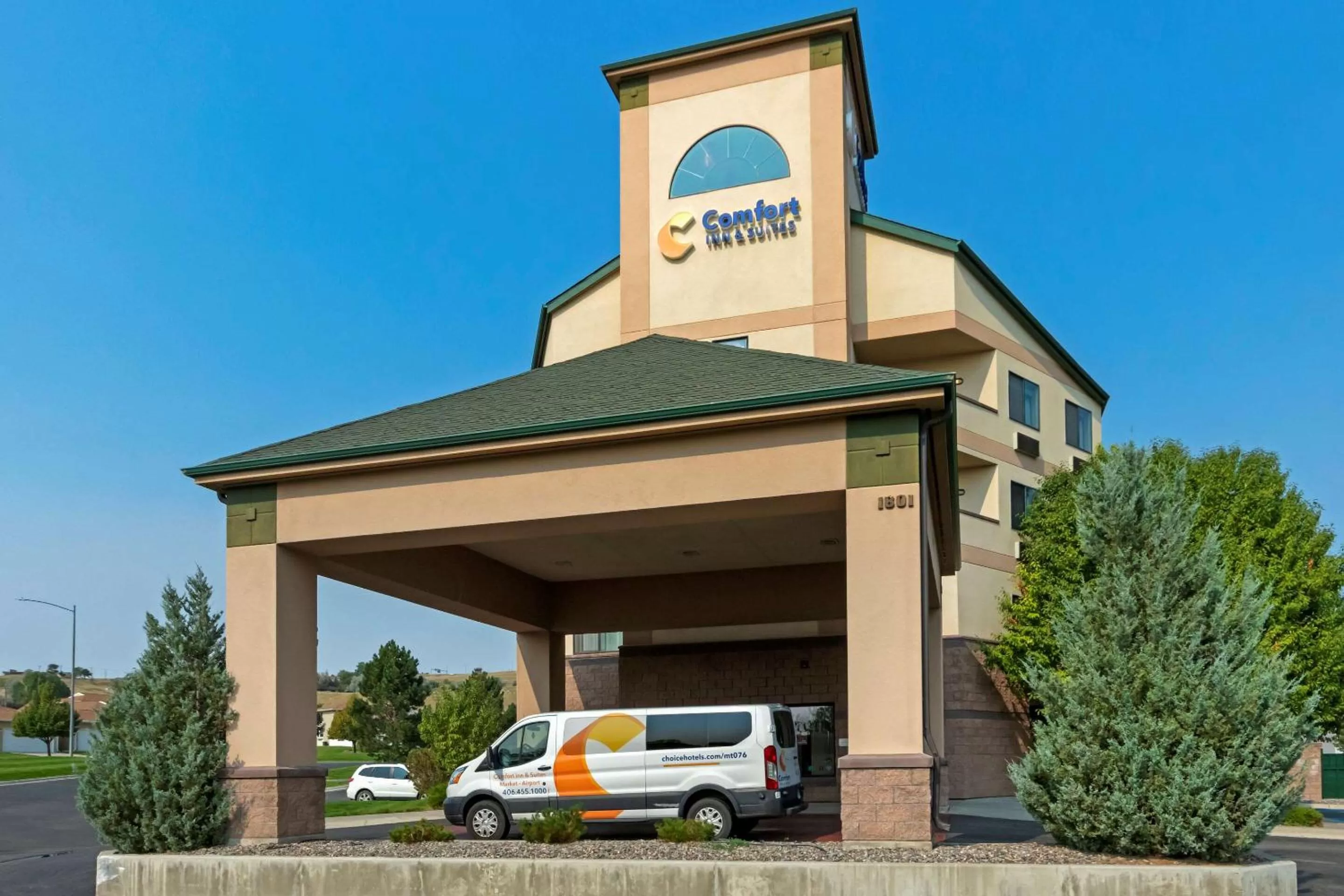 Property building in Comfort Inn & Suites Market - Airport