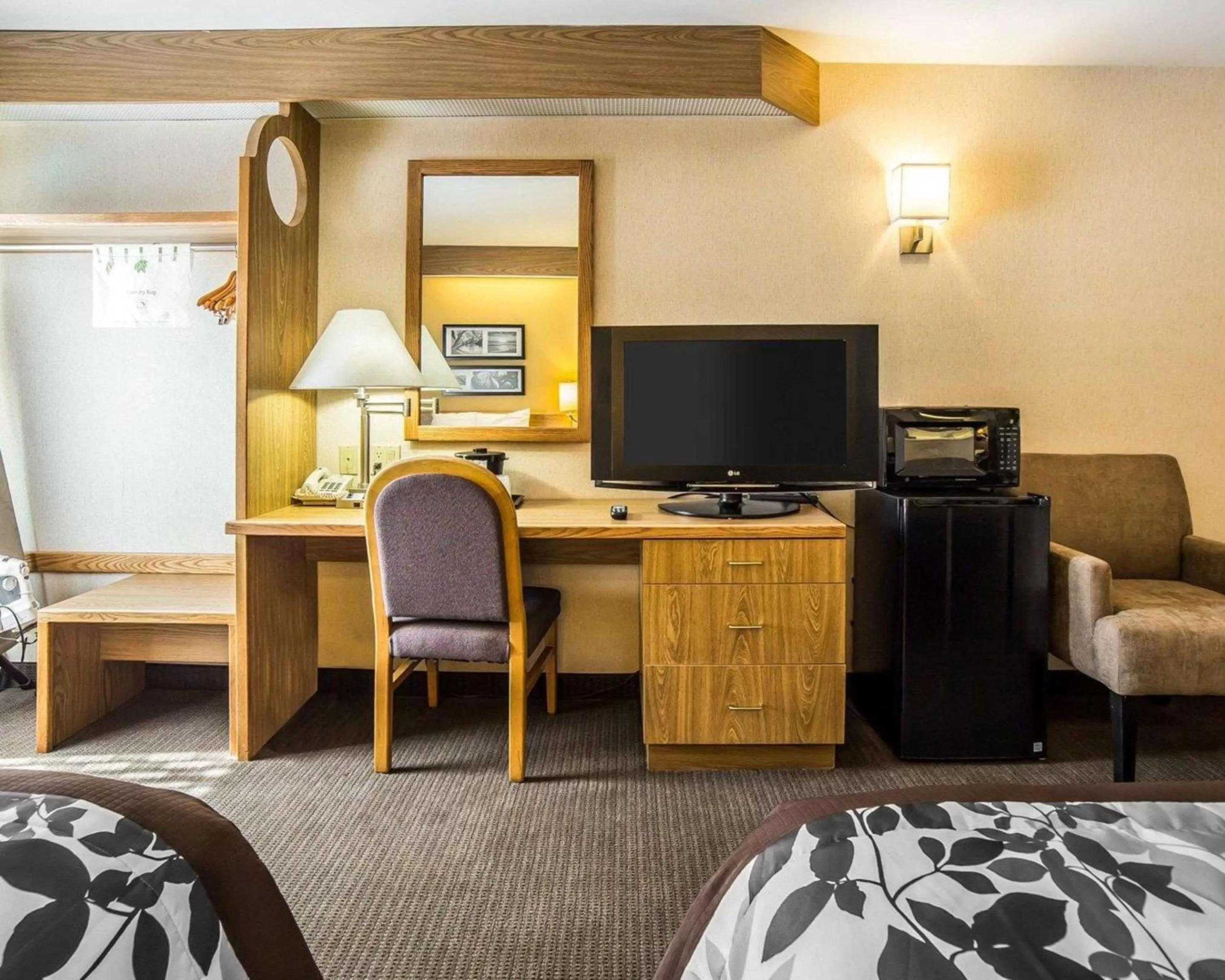 Photo of the whole room, Bed in Quality Inn Moab Slickrock Area