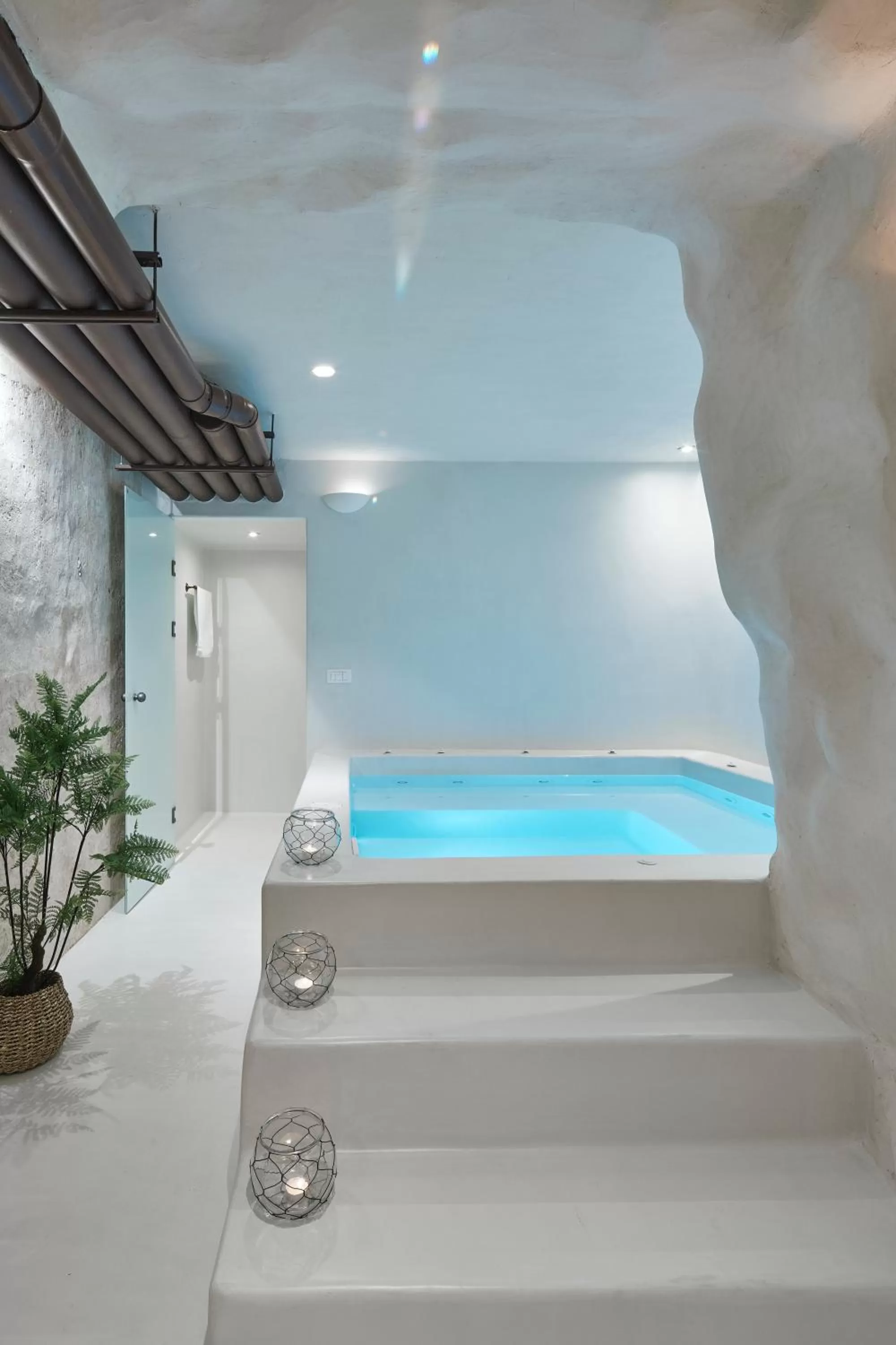 Swimming pool in Winery Hotel 1870