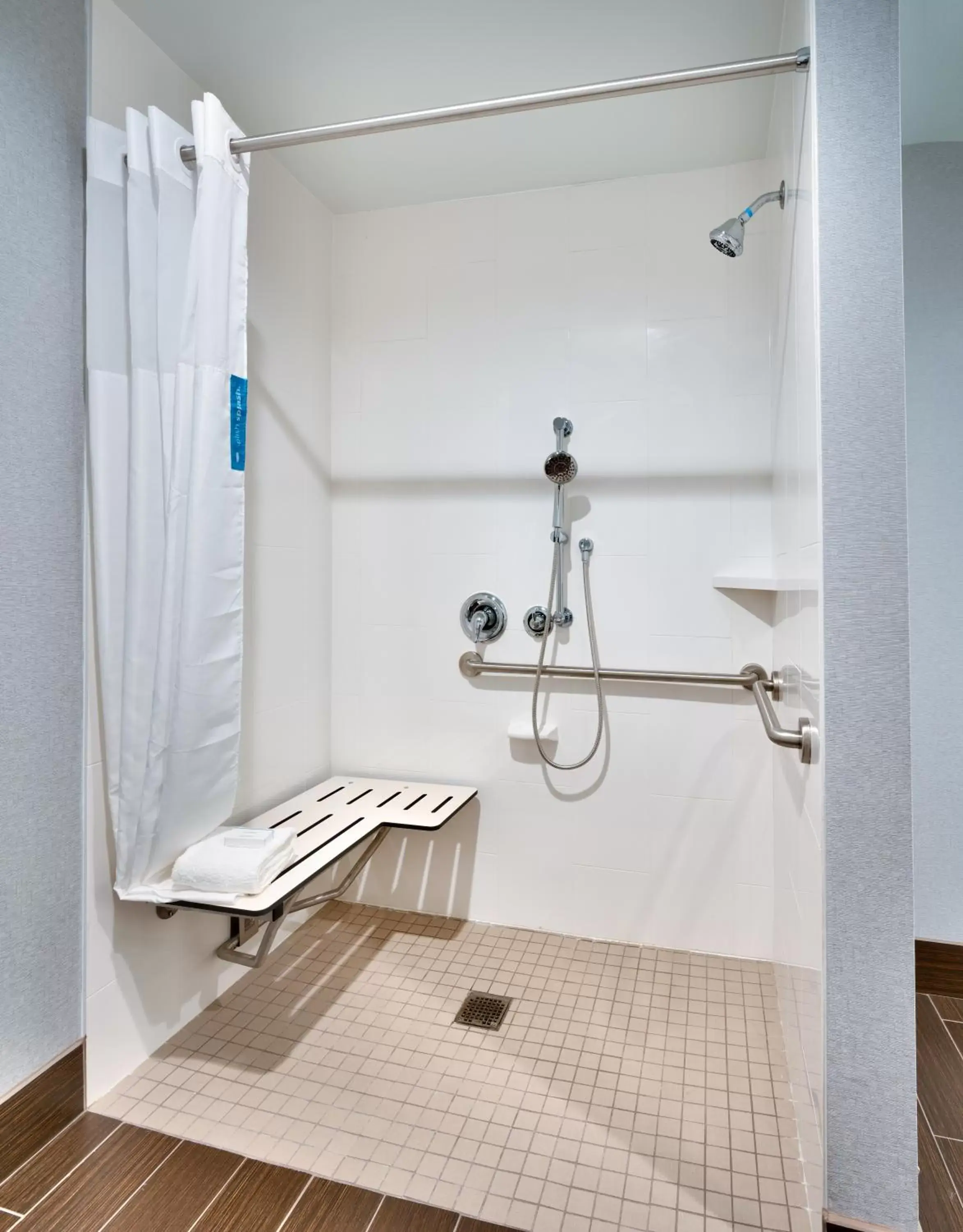 Bathroom in Hampton Inn & Suites Anaheim Resort Convention Center