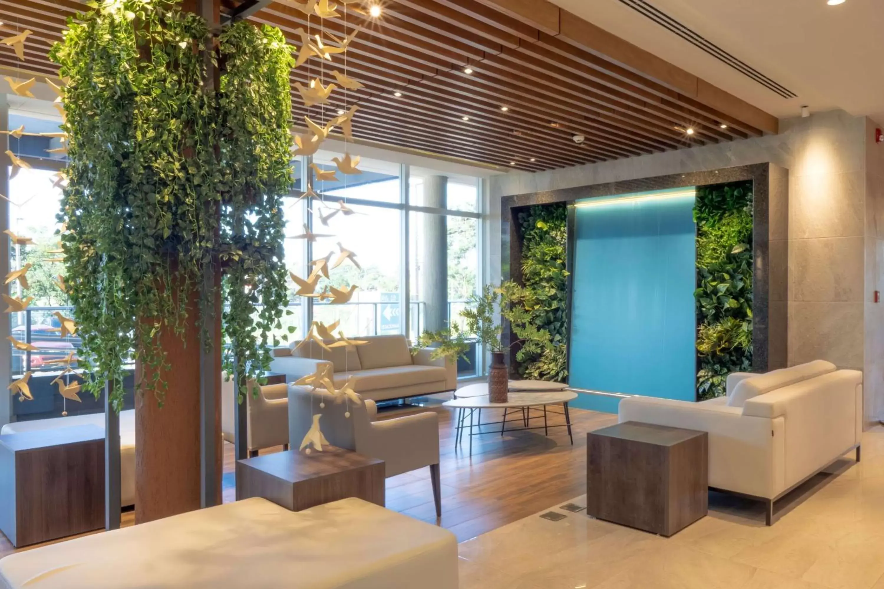 Lobby or reception in Dazzler by Wyndham Ciudad del Este