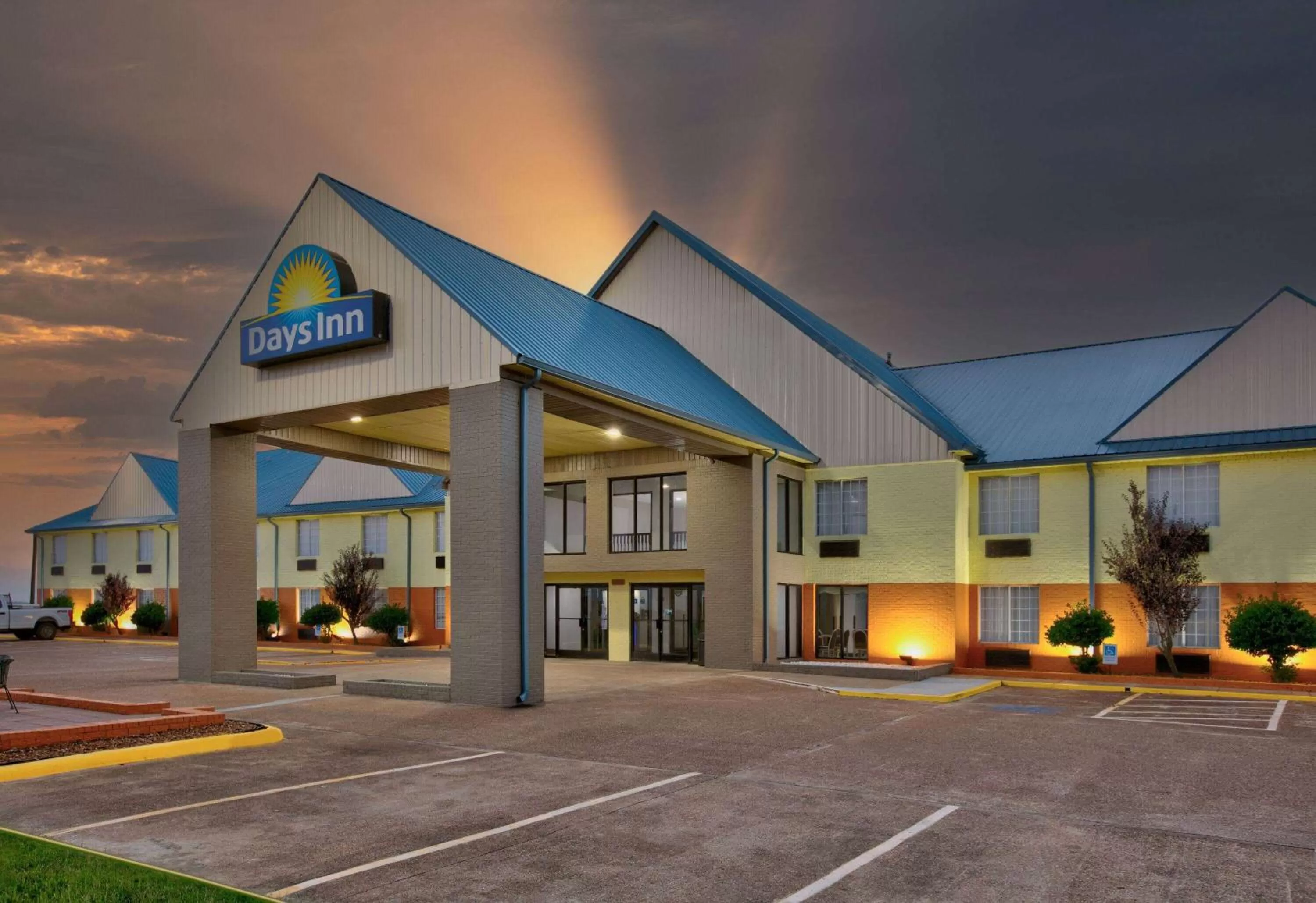 Property building in Days Inn by Wyndham Tunica Resorts