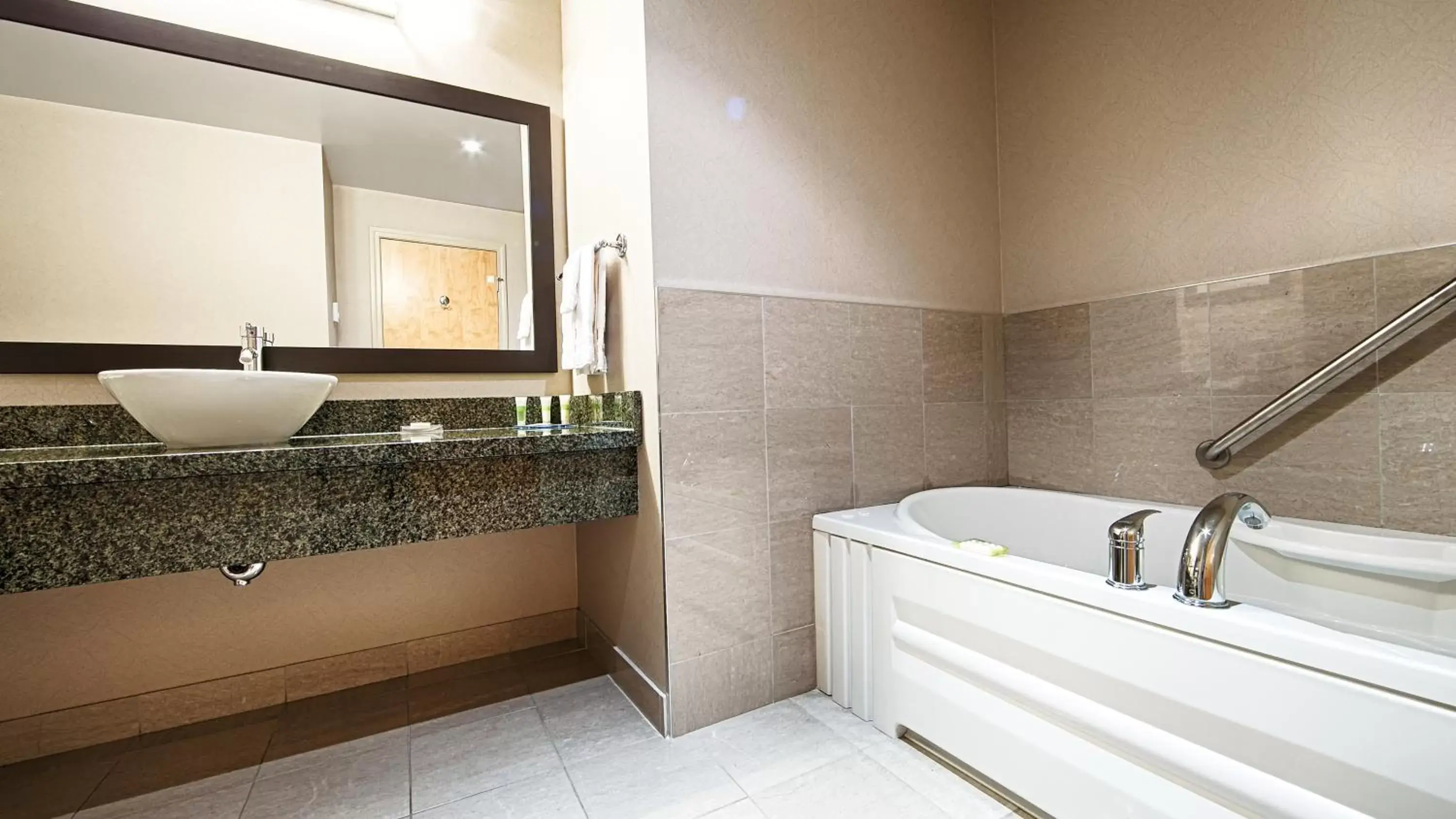 Bathroom in Best Western Plus Perth Parkside Inn & Spa
