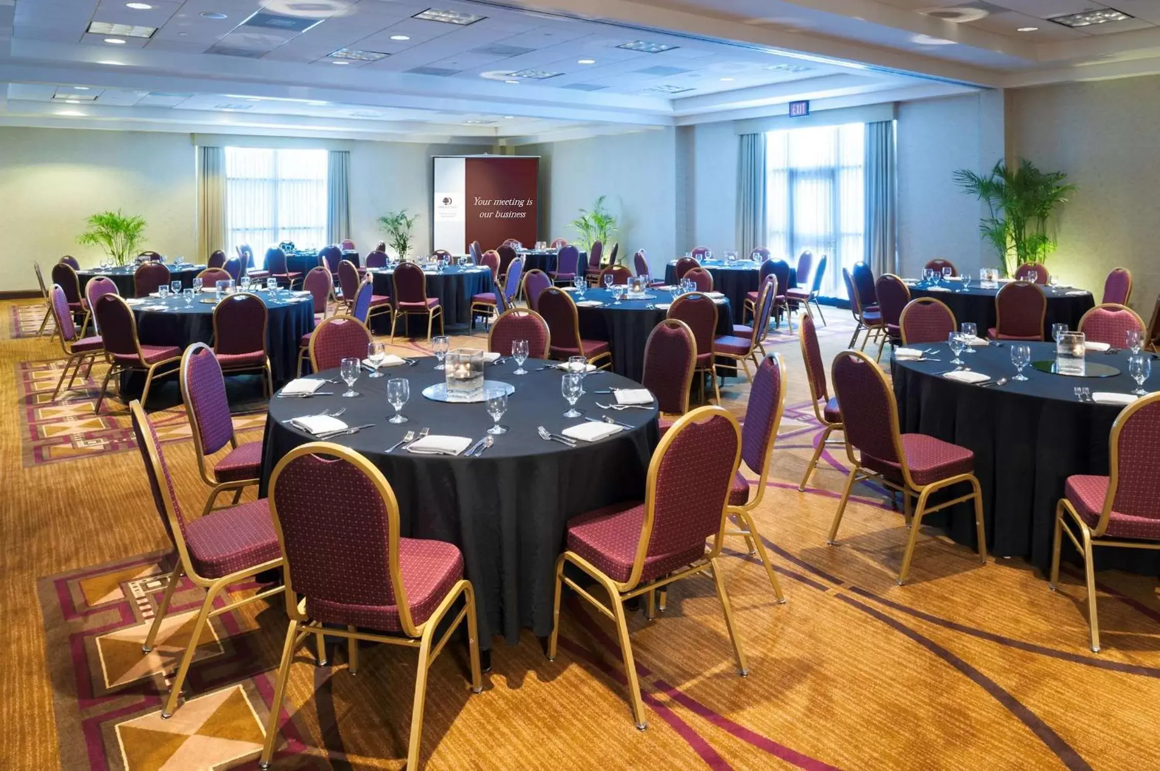 Meeting/conference room, Restaurant/Places to Eat in DoubleTree by Hilton Milwaukee/Brookfield